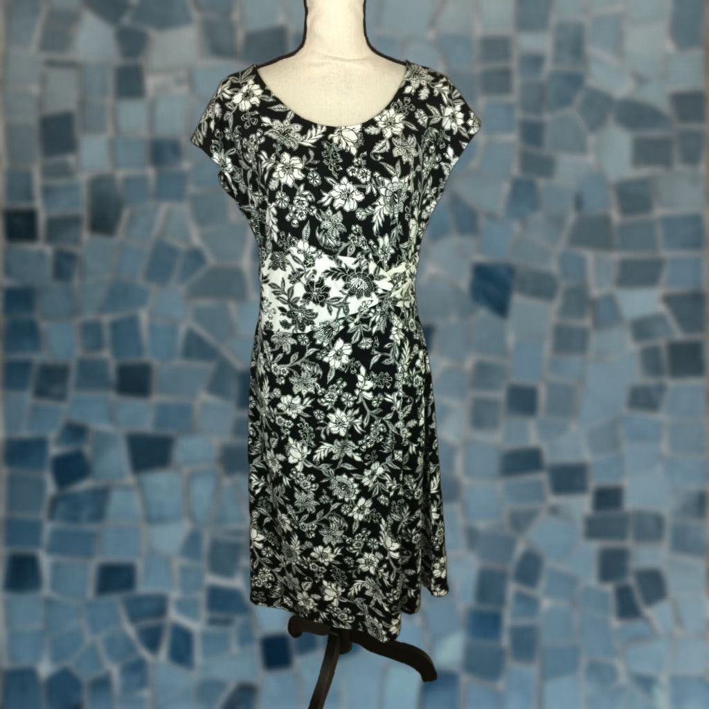 Lands' End Lands' End A-Line Dress Sz M Womans Black White Floral Twist  Front Short