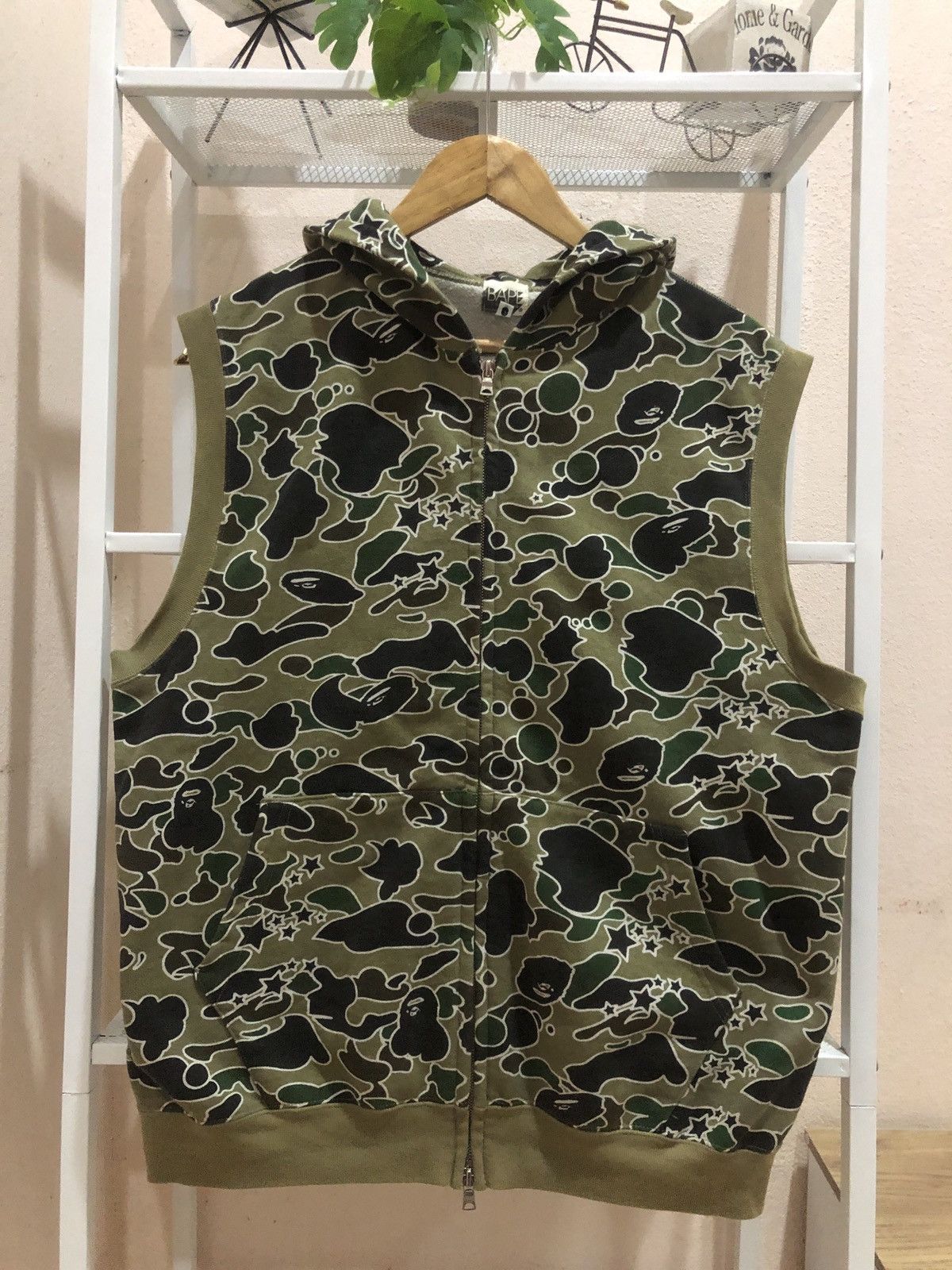 Bape OG Bape Vest Hoodie Green 1st Camo Bapesta Size US M / EU 48-50 / 2 - 1 Thumbnail