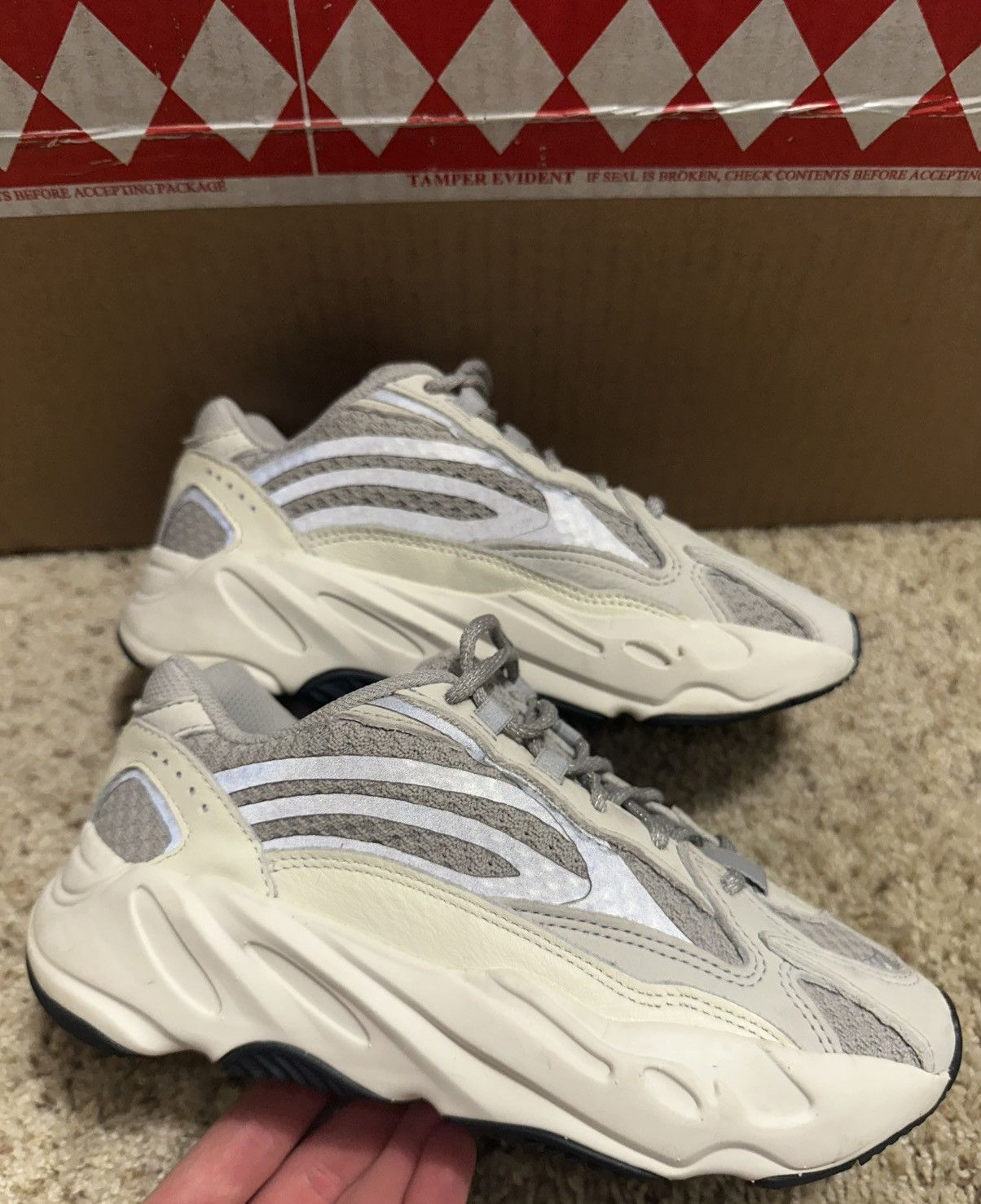 Yeezy YEEZY 700 V2 STATIC MENS 4 GENTLY USED Size US 5.5 / IT 35.5 - 3 Thumbnail