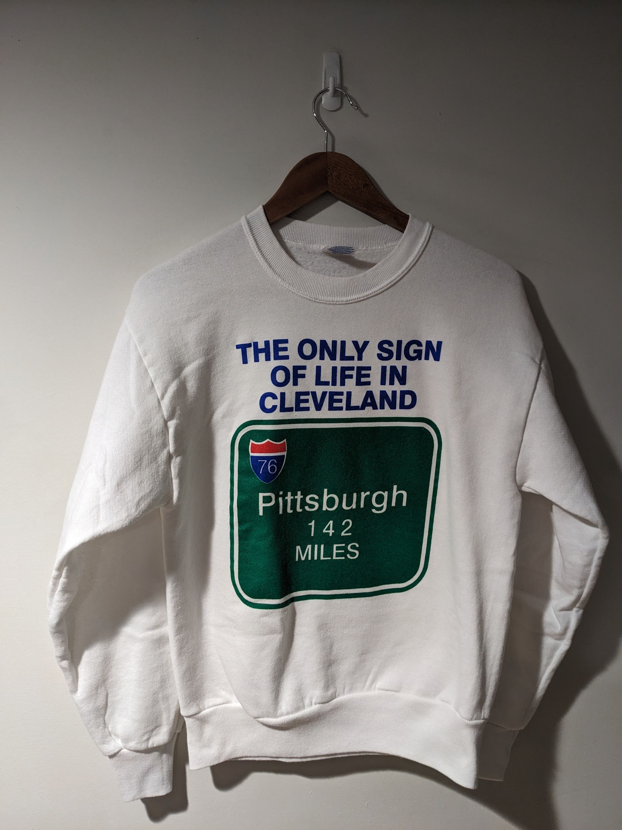 Jerzees × Vintage Vintage 90s The Only Sign of Life in Cleveland Sweatshirt Size US S / EU 44-46 / 1 - 1 Thumbnail