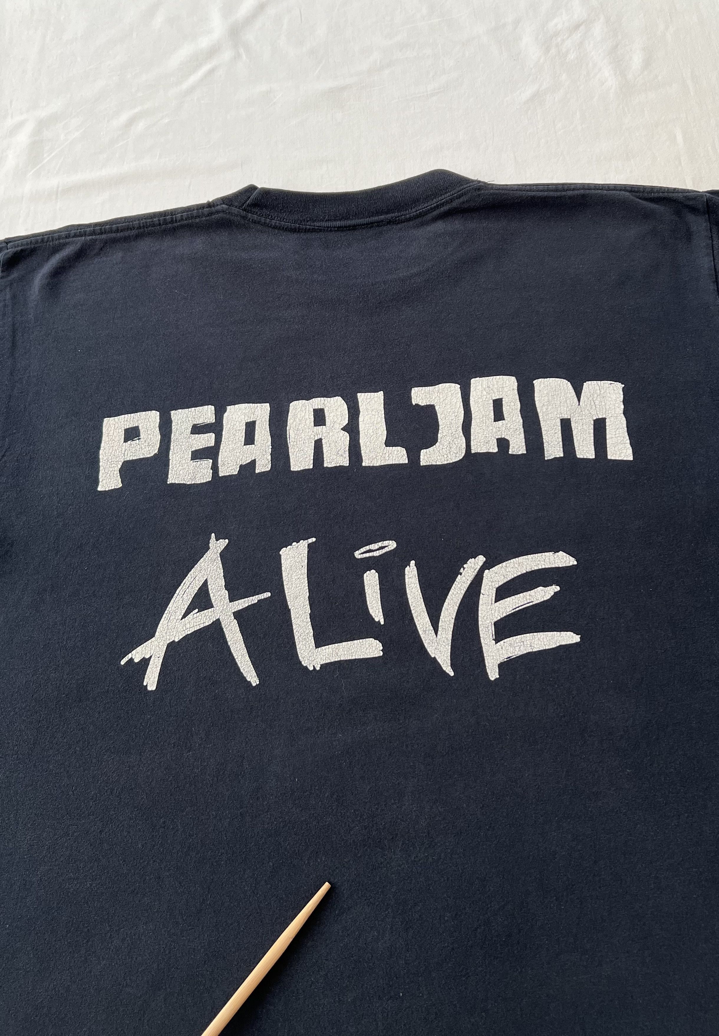 Band Tees Vintage 90s Pearl Jam Alive Black Long Sleeve T-shirt Size US XL / EU 56 / 4 - 19 Thumbnail