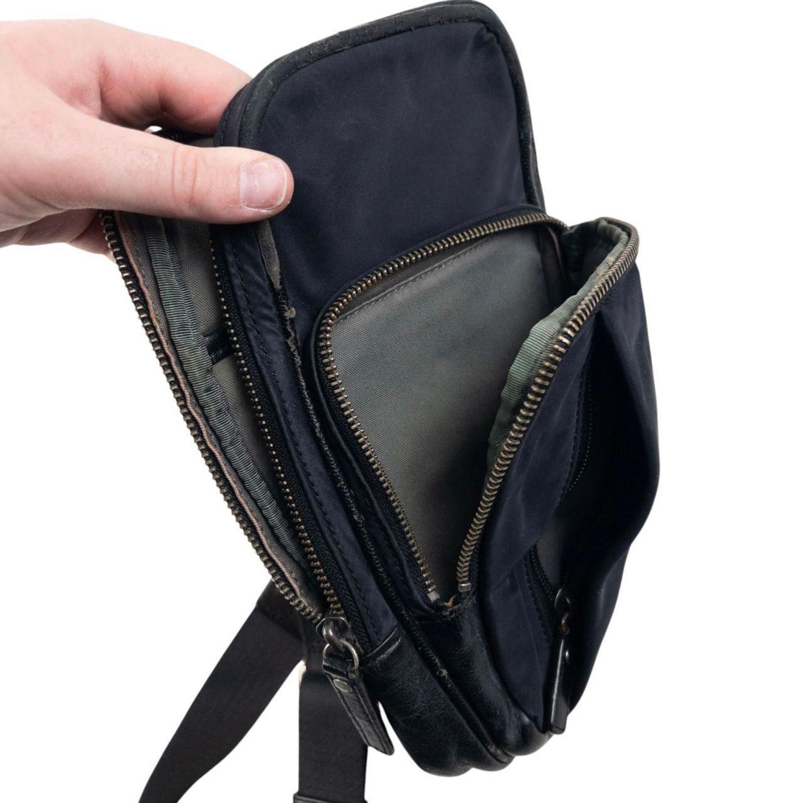 Burberry Vintage 2000s Burberry Black Label Sling Bag Size ONE SIZE - 7 Thumbnail