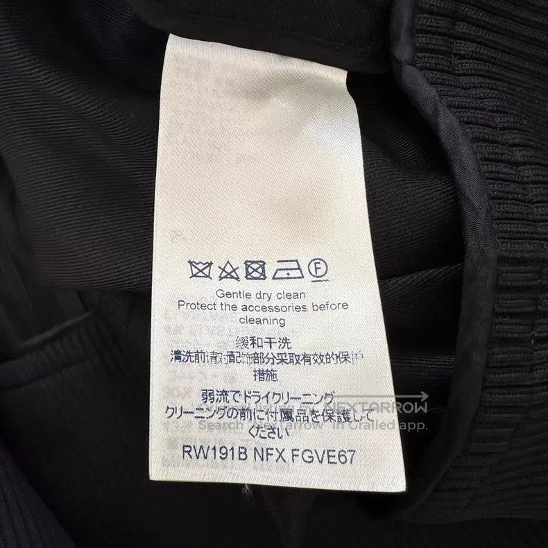Louis Vuitton Louis Vuitton Short black bat-sleeve jacket Size XS / US 0-2 / IT 36-38 - 6 Thumbnail