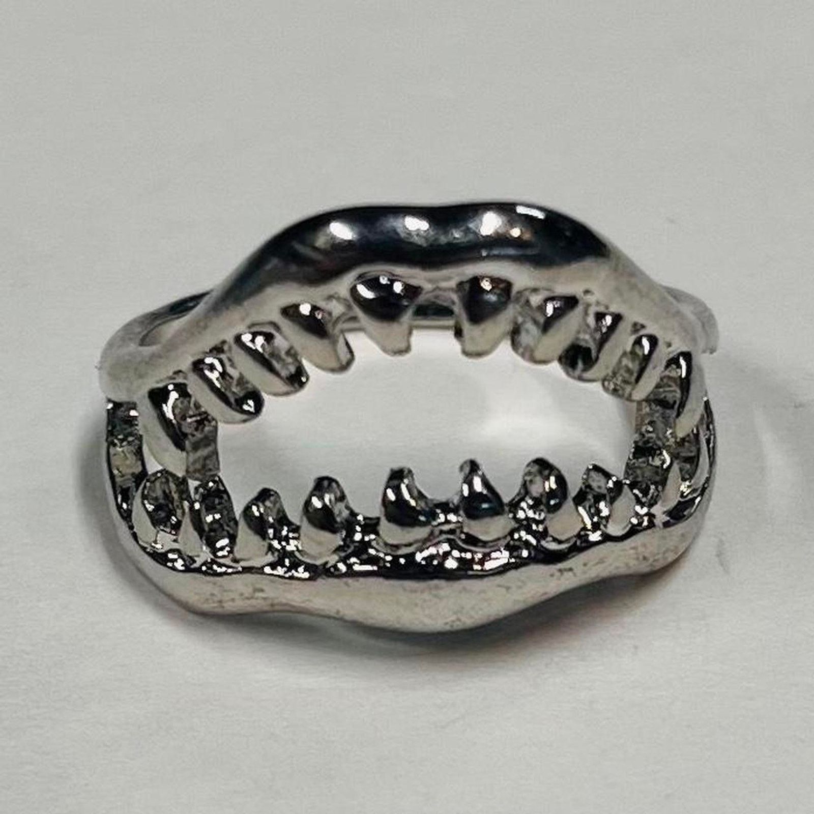 Vintage Y2k 2000s vintage style shark ring Size ONE SIZE - 1 Thumbnail
