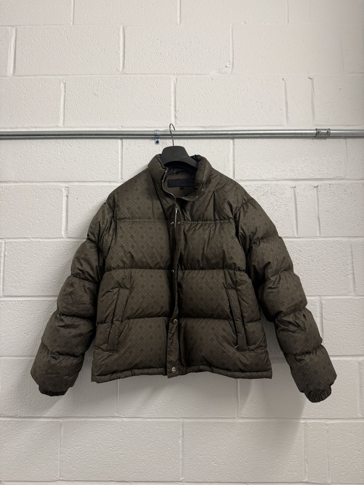 Chrome Hearts Chrome Hearts Monogram Puffer Jacket Olive Green XL Size US XL / EU 56 / 4 - 1 Thumbnail