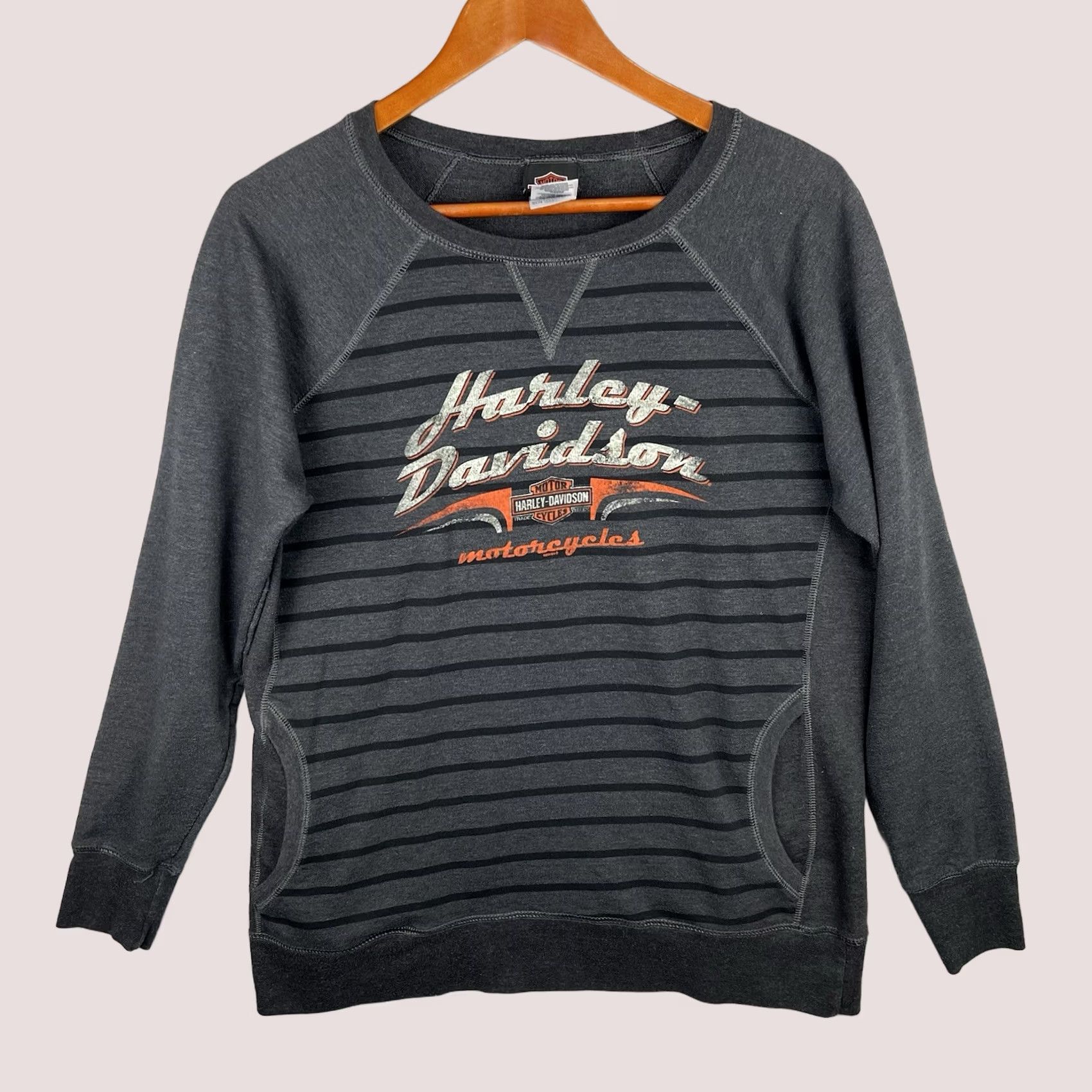Harley Davidson Harley-Davidson Sweatshirt Women Large Pullover Crew Neck Striped Gray Cotton Blend Fleece Biker/Sweater Size L / US 10 / IT 46 - 1 Thumbnail