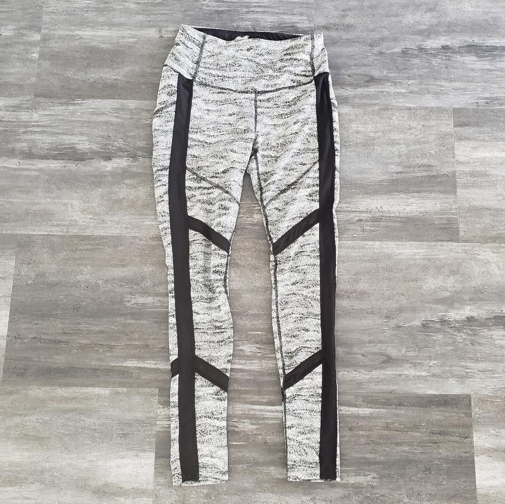 Avia Grey Black High Waisted Avia Athletic Legging Size 28" / US 6 / IT 42 - 1 Thumbnail