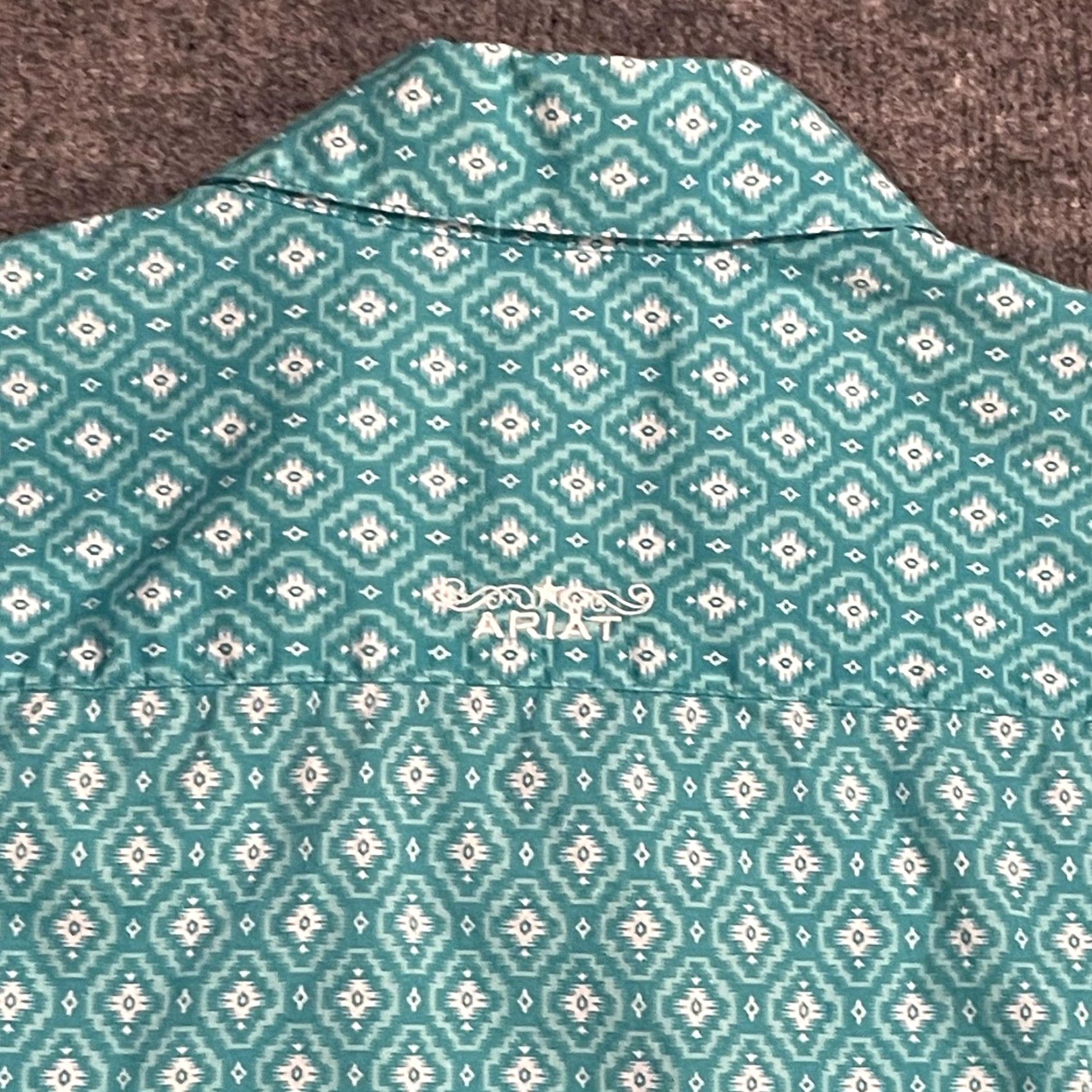 Ariat Ariat Womens Button-Up Shirt 1X Green Geometric Western Embroidered Pocket Shirt (REAL) Size XL / US 12-14 / IT 48-50 - 3 Thumbnail
