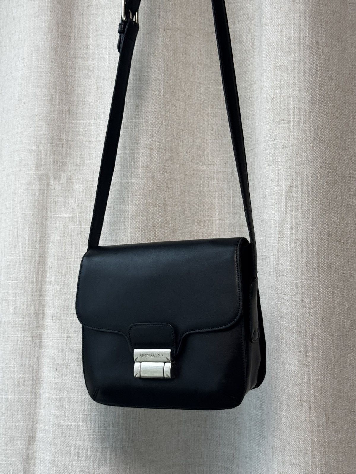 Giorgio Armani Vintage Giorgio Armani Black Leather Shoulder Bag UNISEX Size ONE SIZE - 2 Thumbnail