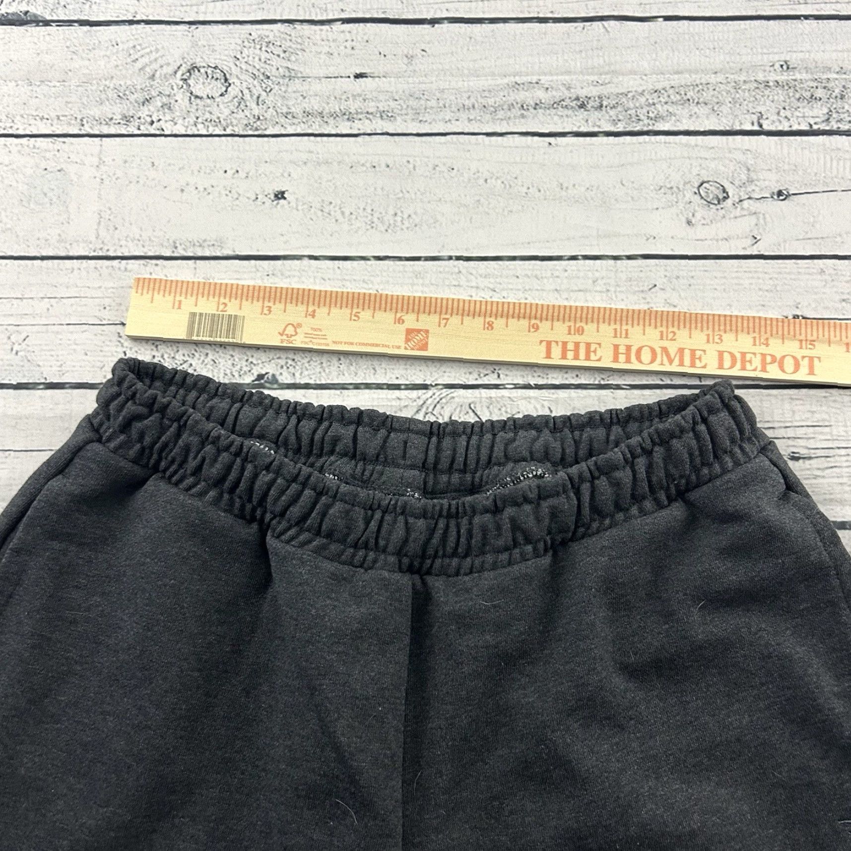 Gymshark Gymshark Sweatpant Joggers Men's M Gray Sweatpants Activewear Pants Short description not included Size US 31 - 4 Thumbnail
