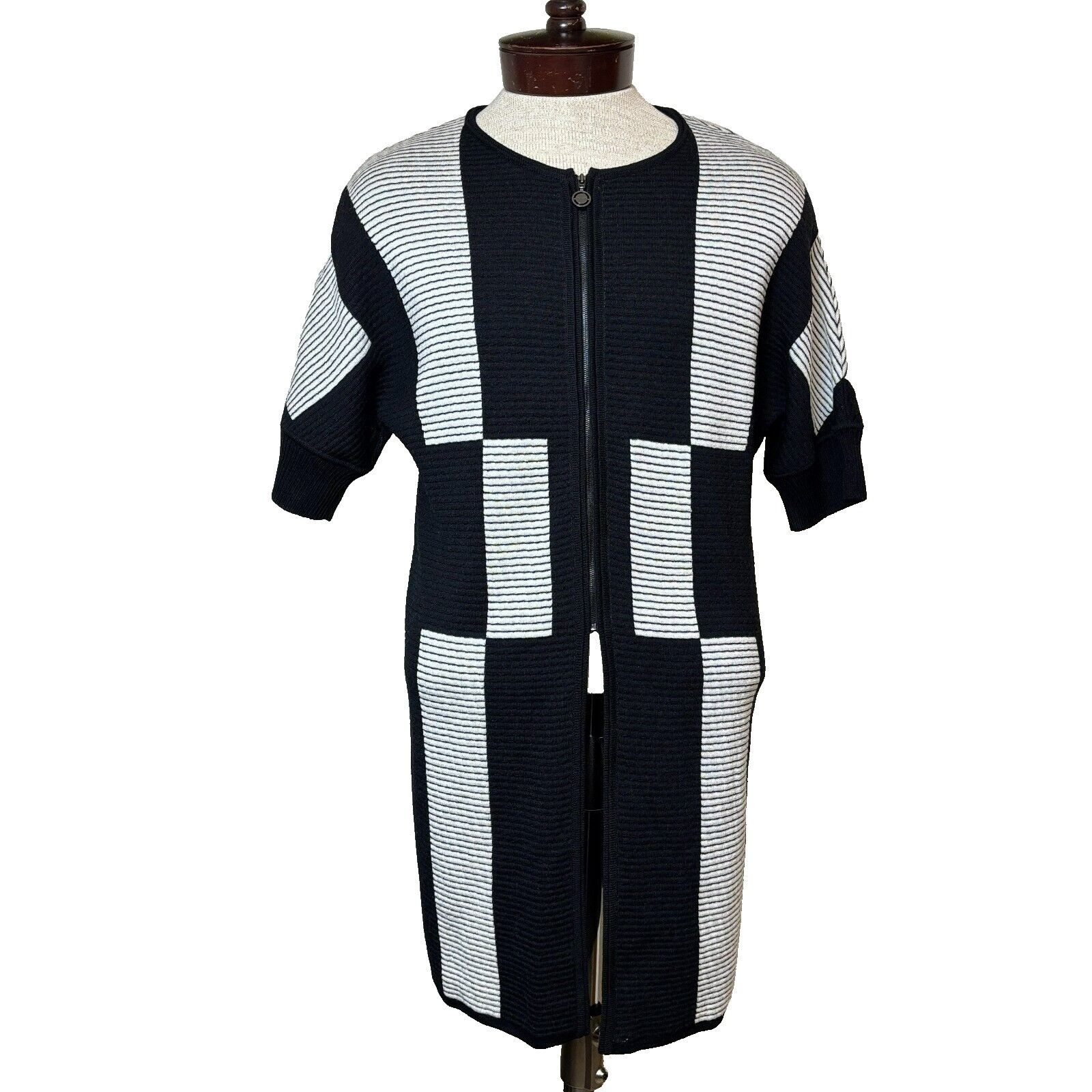 St. John St. John Women's Black & White Geometric Wool Blend Dress Sw Size M / US 6-8 / IT 42-44 - 1 Thumbnail