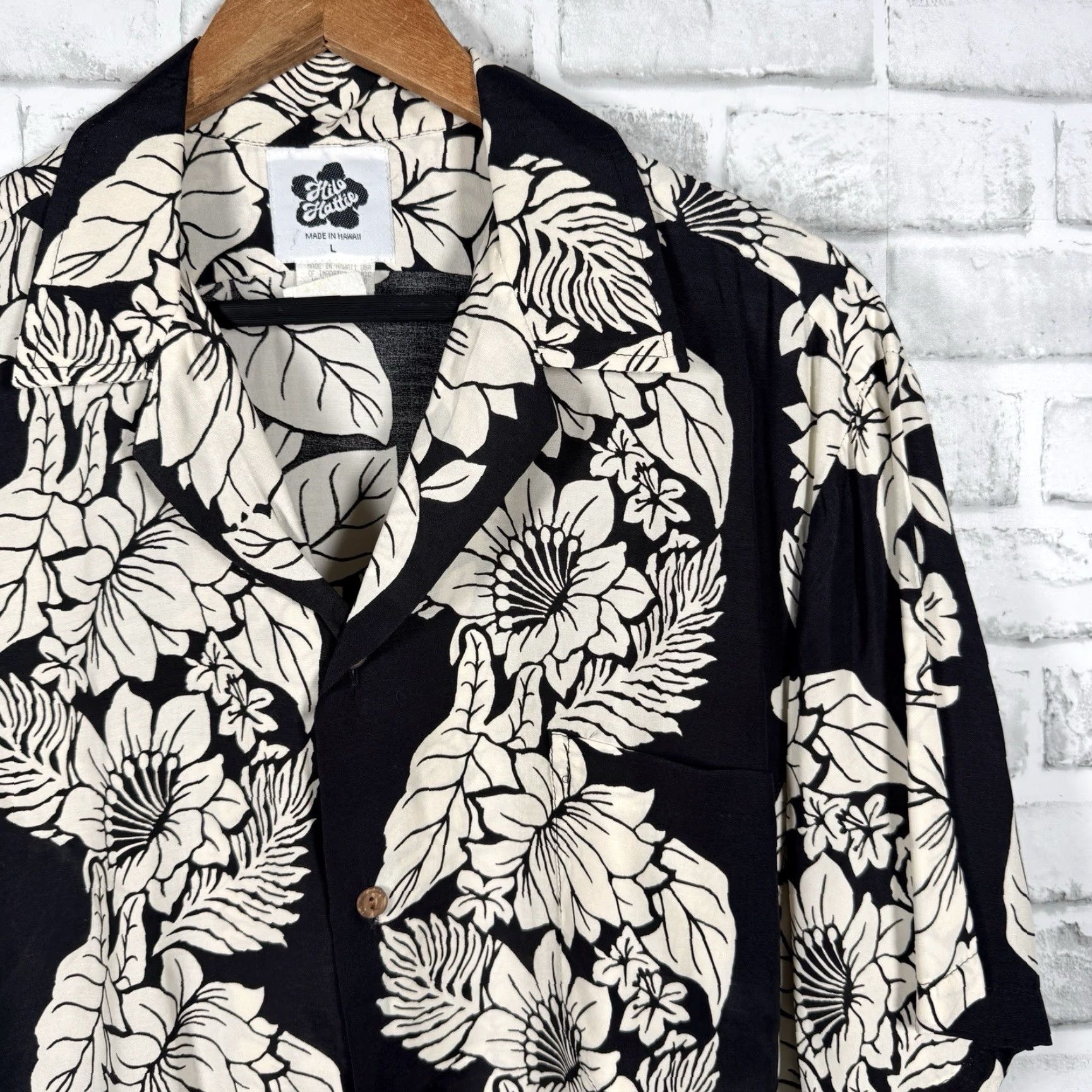 Hilo Hattie VTG Hilo Hattie Floral Print Hawaiian Style RAYON Shirt Mens Size L Multicolor Button-Up Short Sleeve Size US L / EU 52-54 / 3 - 2 Thumbnail
