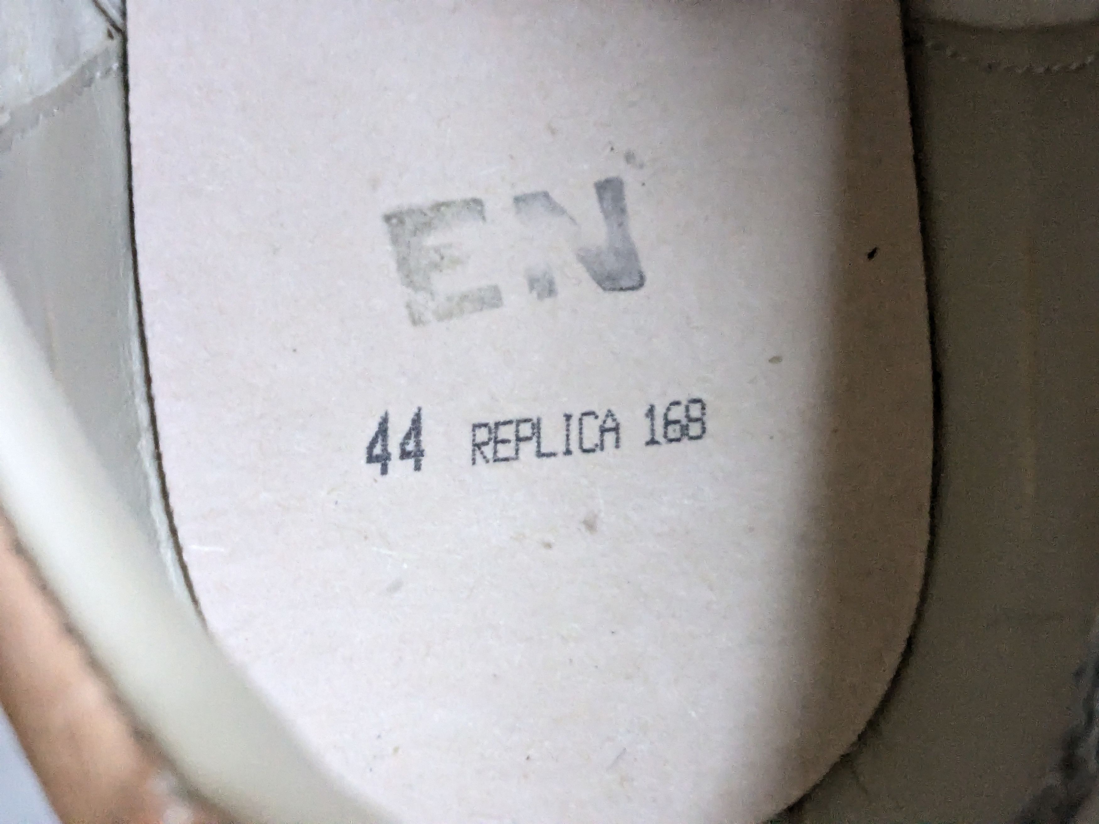 Maison Margiela Maison Margiela Replica GAT 11 44 Low Tops Beige Size US 11 / EU 44 - 11 Thumbnail
