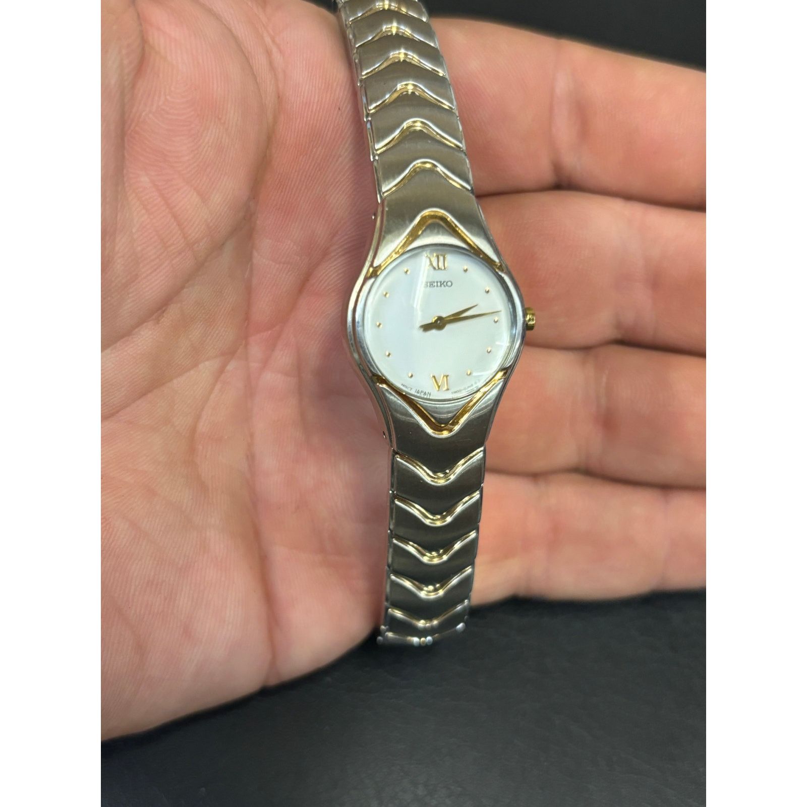 Seiko Seiko 1N00-0FW0 2-Tone Women’s Watch. New Battery! Size ONE SIZE - 6 Thumbnail