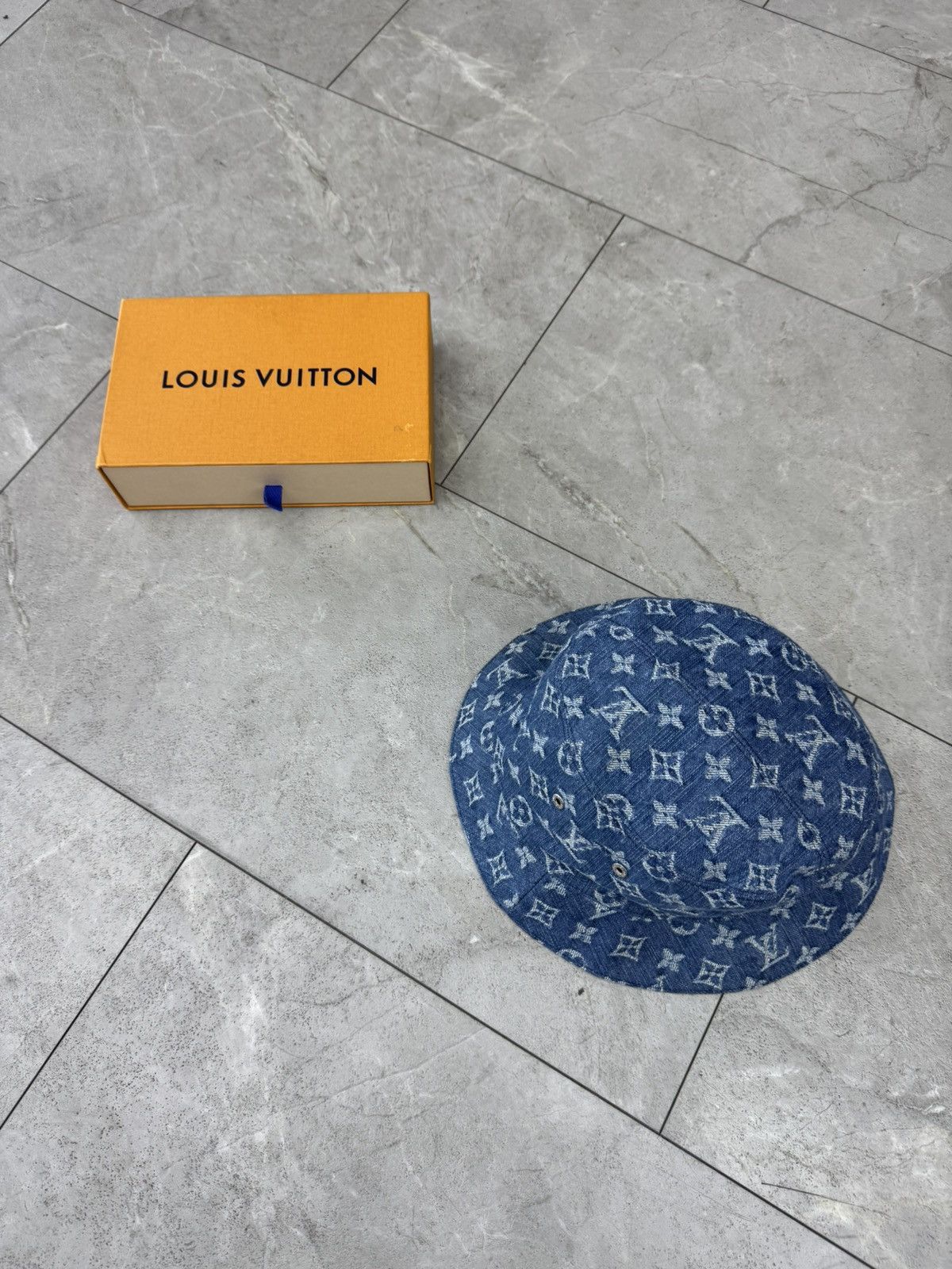 Louis Vuitton Louis vuitton monogram reversible denim bucket hat LV Size ONE SIZE - 2 Thumbnail