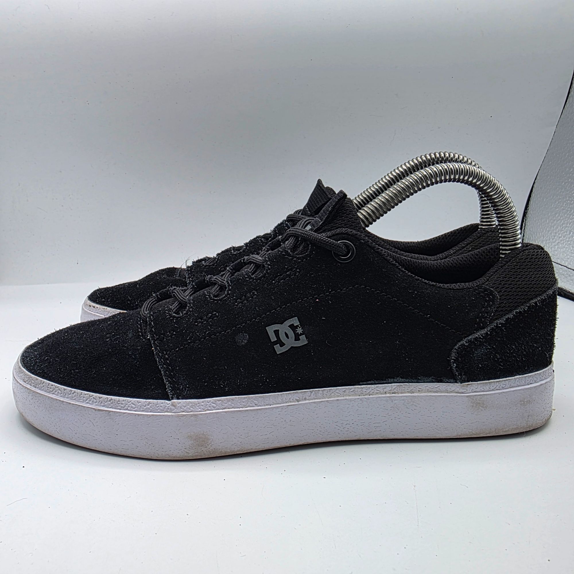 DC DC Shoes Hyde S Mens Size 6.5 Black Sneaker Shoes Casual Ska Size US 6.5 / EU 39-40 - 13 Thumbnail
