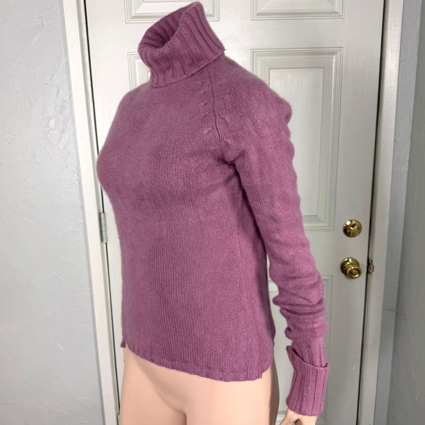 Banana Republic Vintage Banana Republic Womens Sweater S Turtleneck 100% Cashmere L/S TT14 Size S / US 4 / IT 40 - 2 Thumbnail