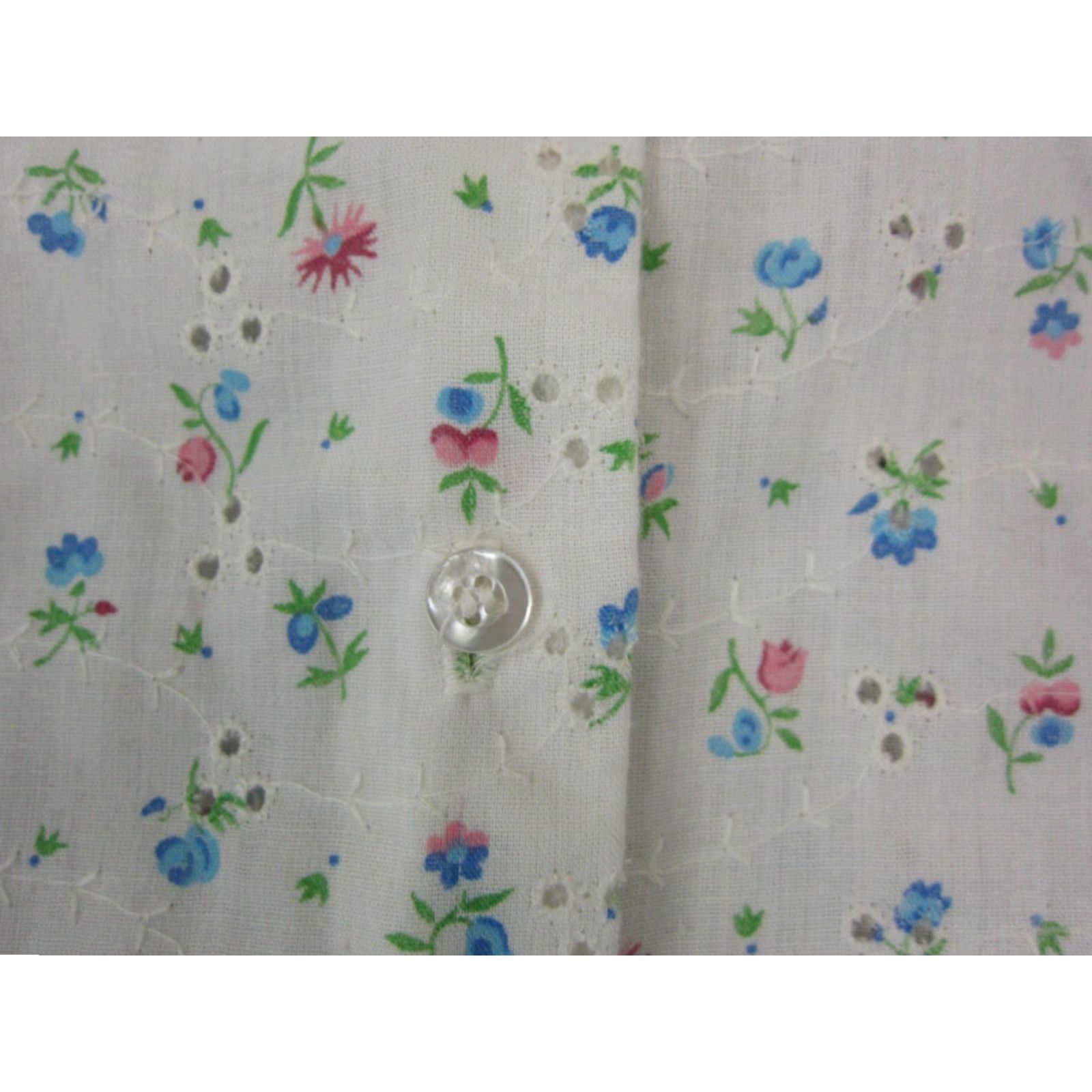 Vintage VINTAGE Stitches Blouse Shirt Womens Small White Floral Sleeveless Collared 90s Flower Casual Lightweight Womens Blouse Size S / US 4 / IT 40 - 3 Thumbnail