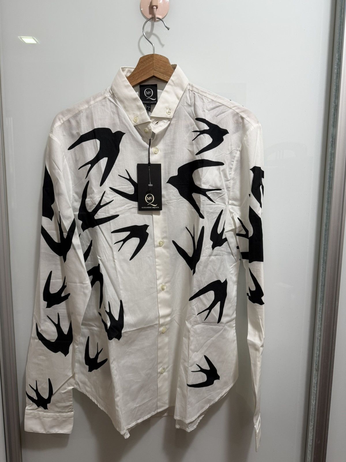 Alexander McQueen BNWT Alexander McQueen Swallow Print Shirt Size US M / EU 48-50 / 2 - 2 Thumbnail