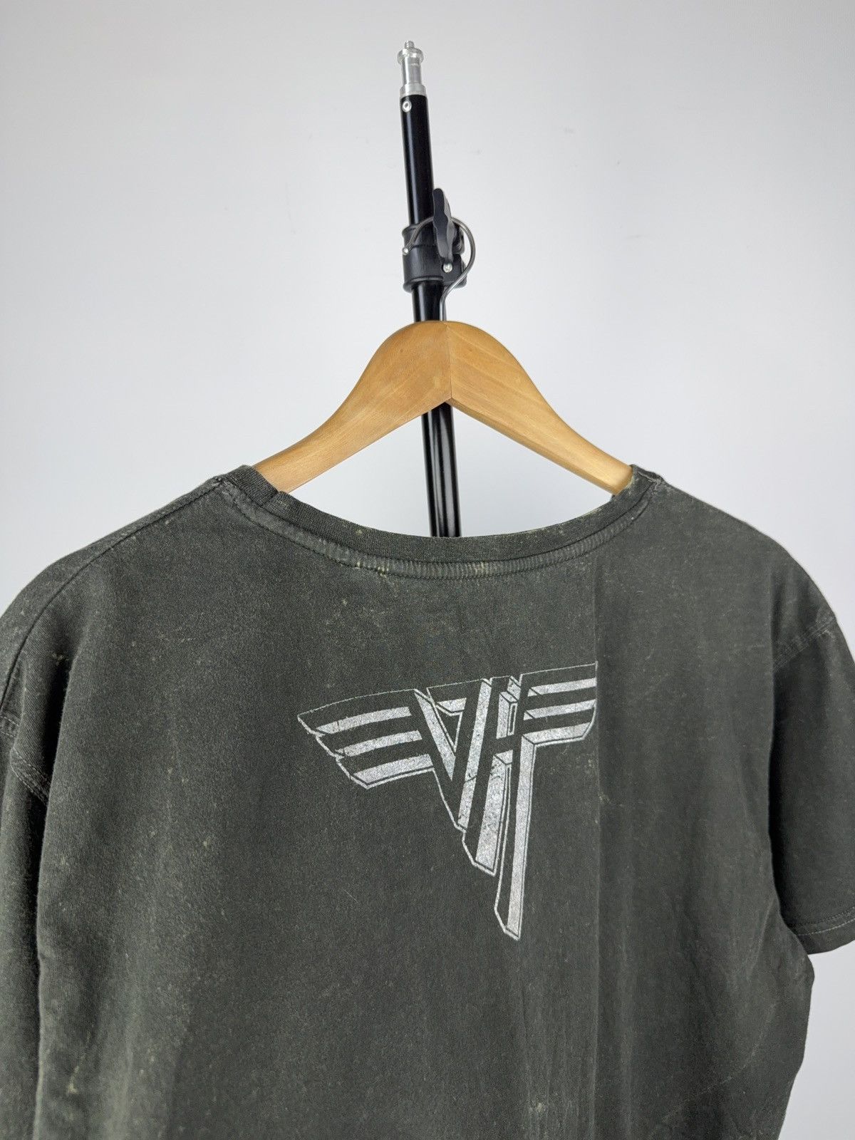 Vintage Vintage retro faded Style 2021 Van Halen Tee shirt Size US L / EU 52-54 / 3 - 8 Thumbnail