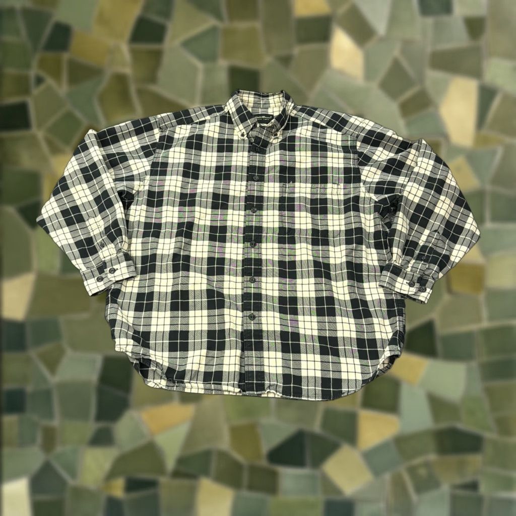 Eddie Bauer VINTAGE Eddie Bauer Shirt Mens L Black Plaid Button-Down Flannel 90s Cotton Button-Up Collared Exterior Pockets Mens Size US L / EU 52-54 / 3 - 1 Thumbnail