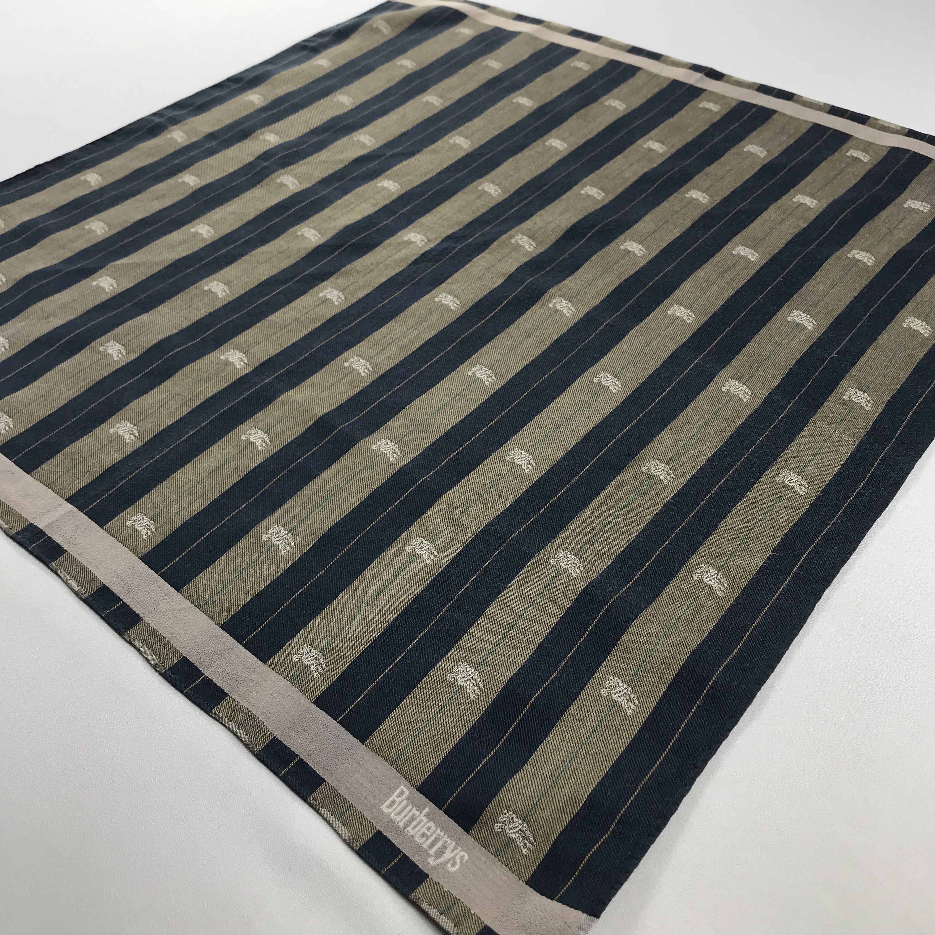 Burberry Burberry Handkerchief / Bandana / Neckerchief C594 Size ONE SIZE - 4 Thumbnail