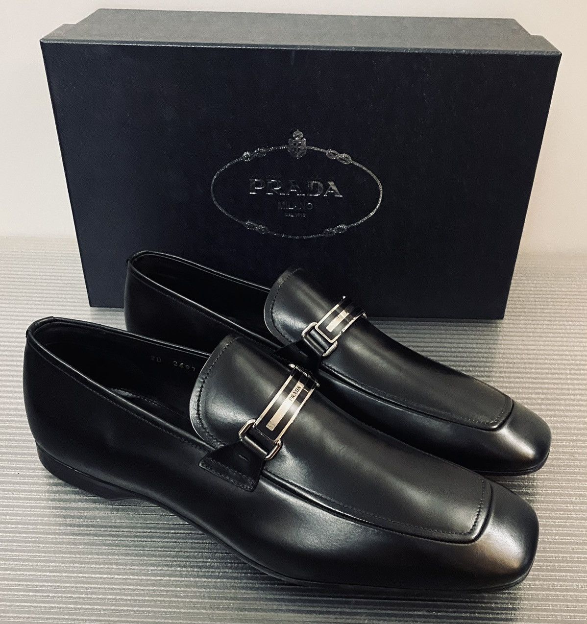 Prada Prada 🇮🇹 Nero smart calf metal logo plate vamp loafer 9.5 NEW Size US 9.5 / EU 42-43 - 1 Thumbnail