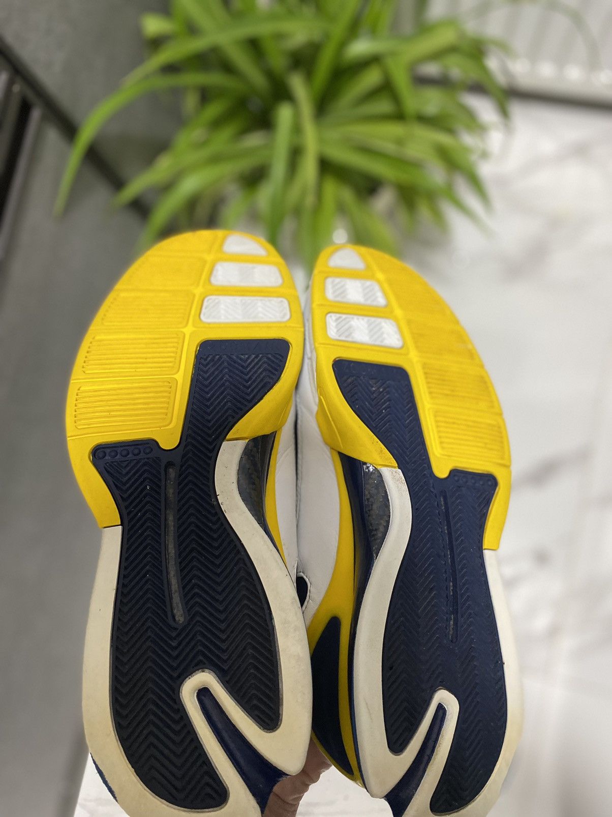 Nike Nike Air Zoom huarache 2K5 Midnight Navy Varsity Maize Size US 11 / EU 44 - 8 Thumbnail