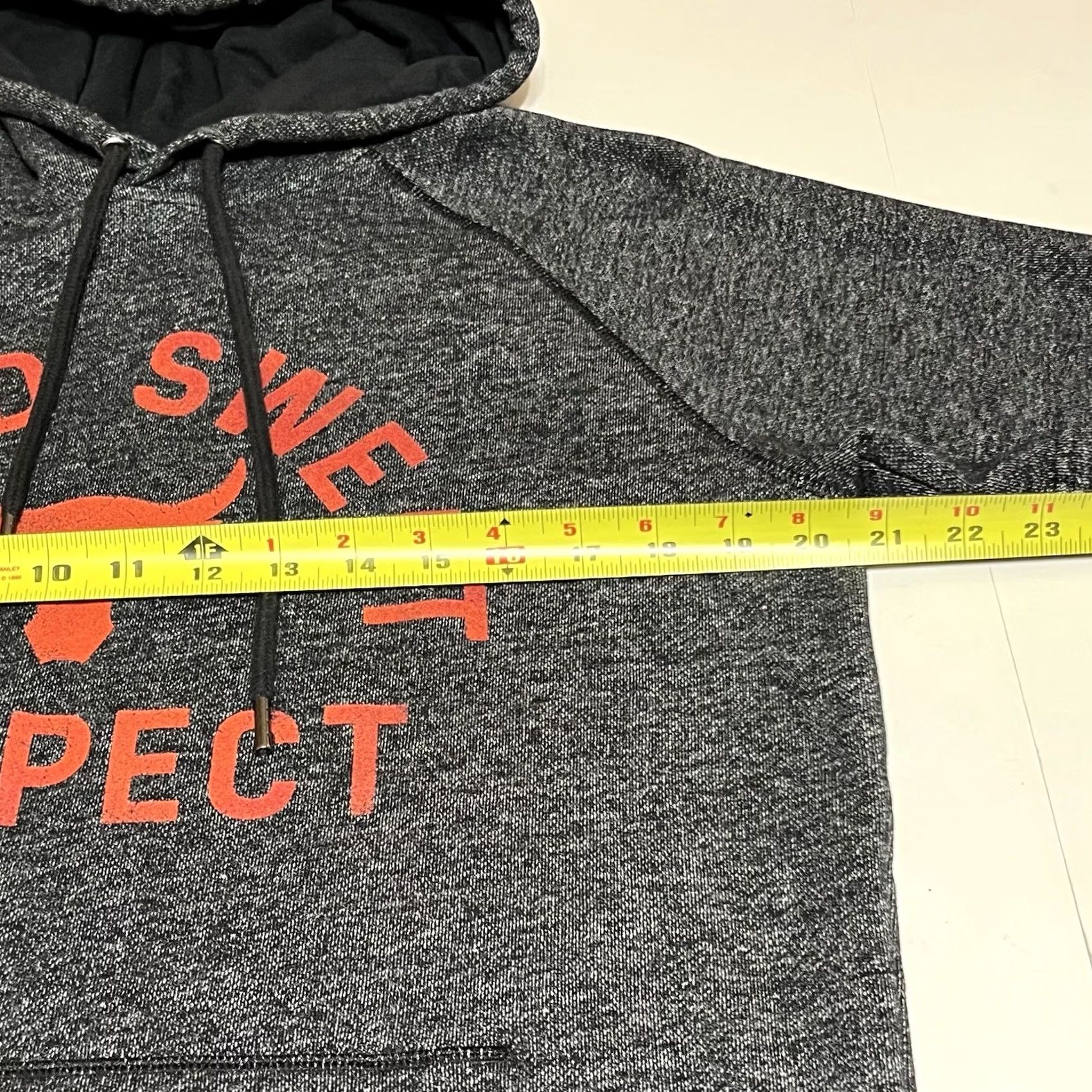 Under Armour PROJECT ROCK UA Men’s Medium Short Sleeve Hoodie Pullover Gray Cotton Blend Logo Gym Top Mens Size US M / EU 48-50 / 2 - 7 Thumbnail