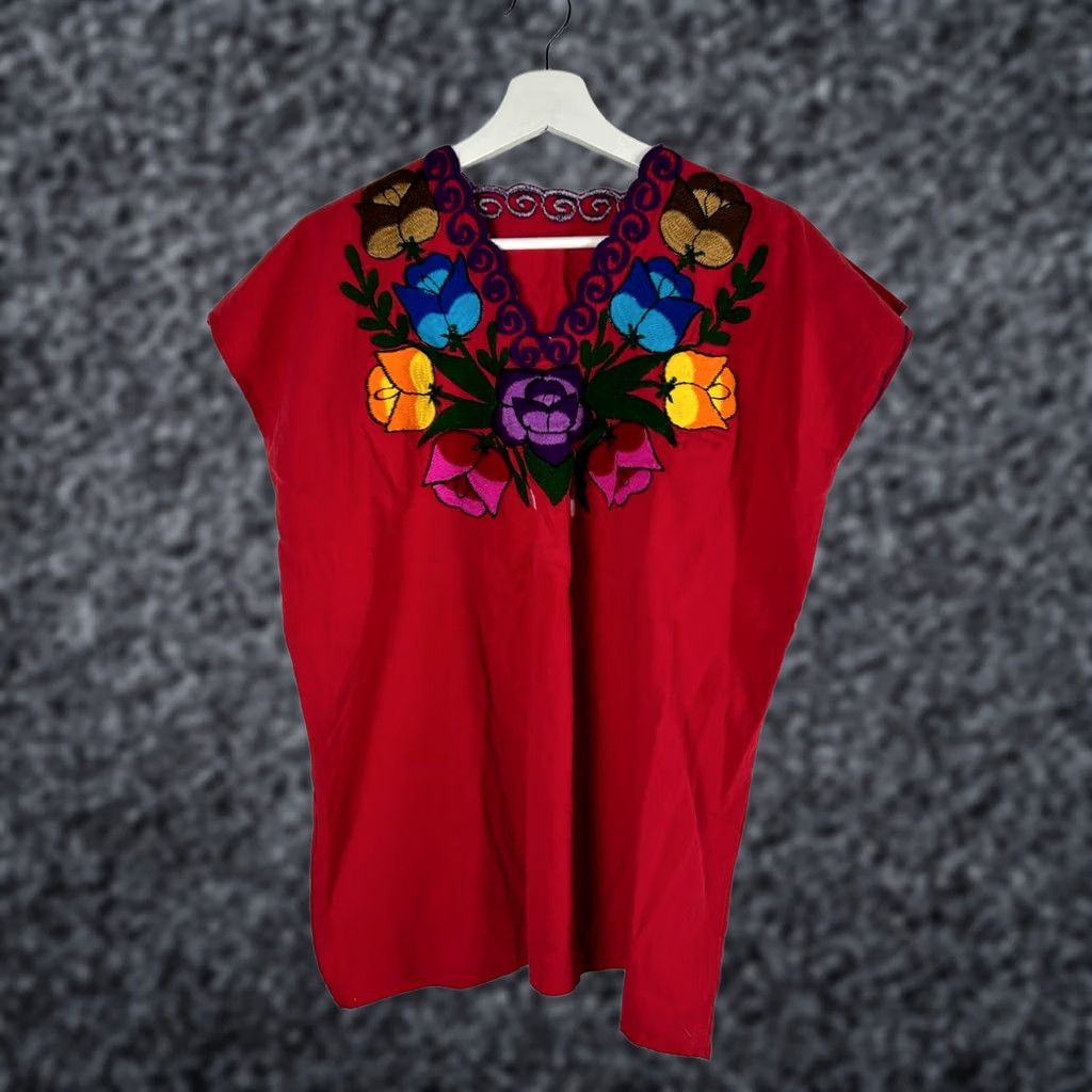Vintage VINTAGE Mexican Womens Top Medium Red V-Neck Cap Sleeve Boho Embroidered Blouse Size M / US 6-8 / IT 42-44 - 1 Thumbnail