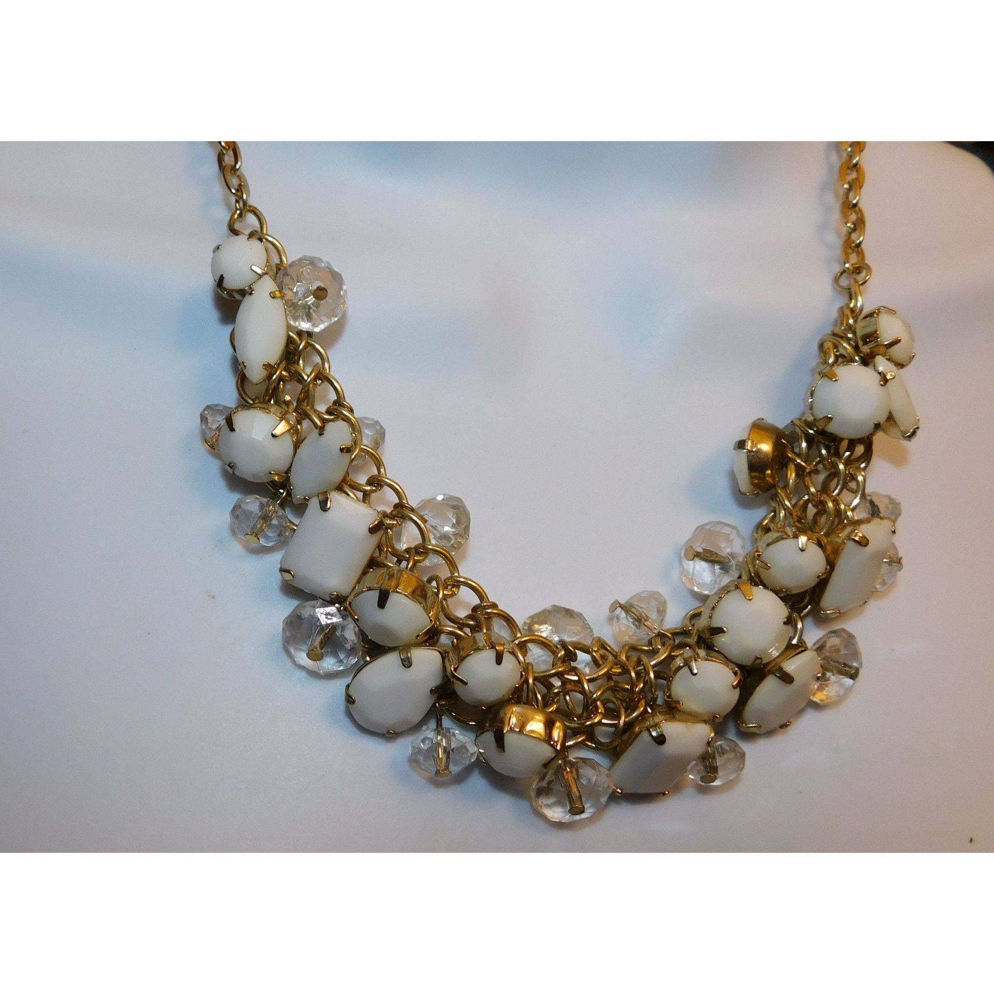 Other Retro White And Gold Tone Cluster Gem Necklace Size ONE SIZE - 2 Thumbnail