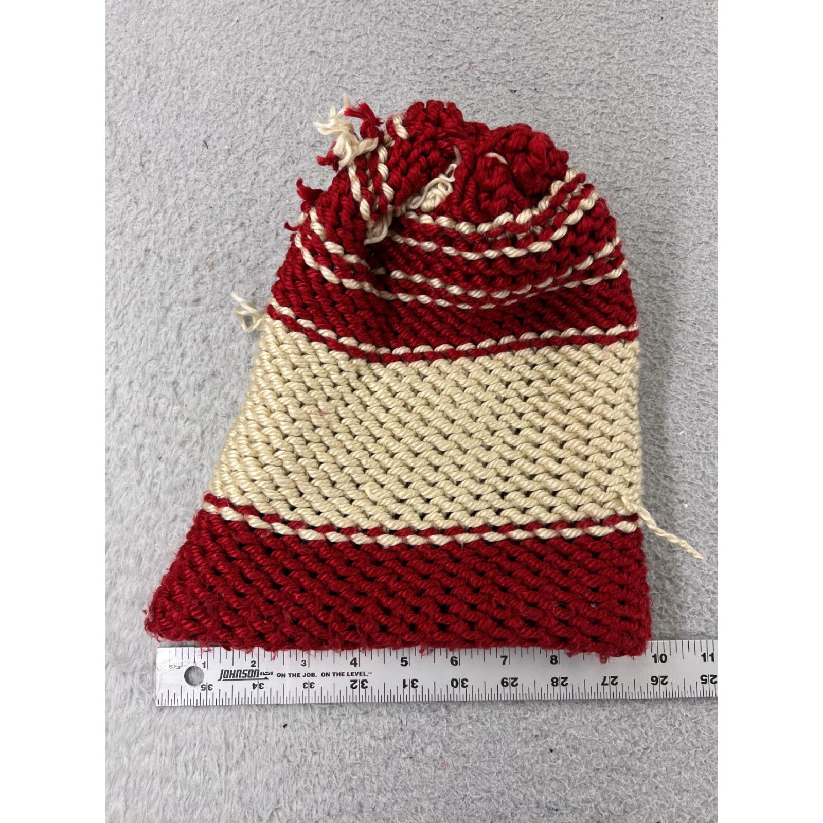 Vintage Handmade Beanie Toque Adult One Size Ivory Red Stripe Knit Acrylic Snow Ski Pom Hat Unisex Adults Winter Seasonal Mens Womens Size ONE SIZE - 5 Thumbnail