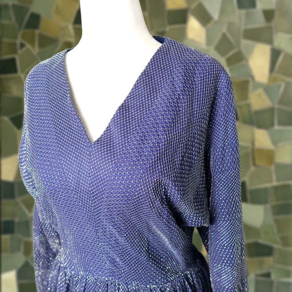 Vintage VINTAGE 70s Navy Blue and Metallic Silver Chainmail Aline Midi Party Dress M Boys? Size M / US 6-8 / IT 42-44 - 1 Thumbnail