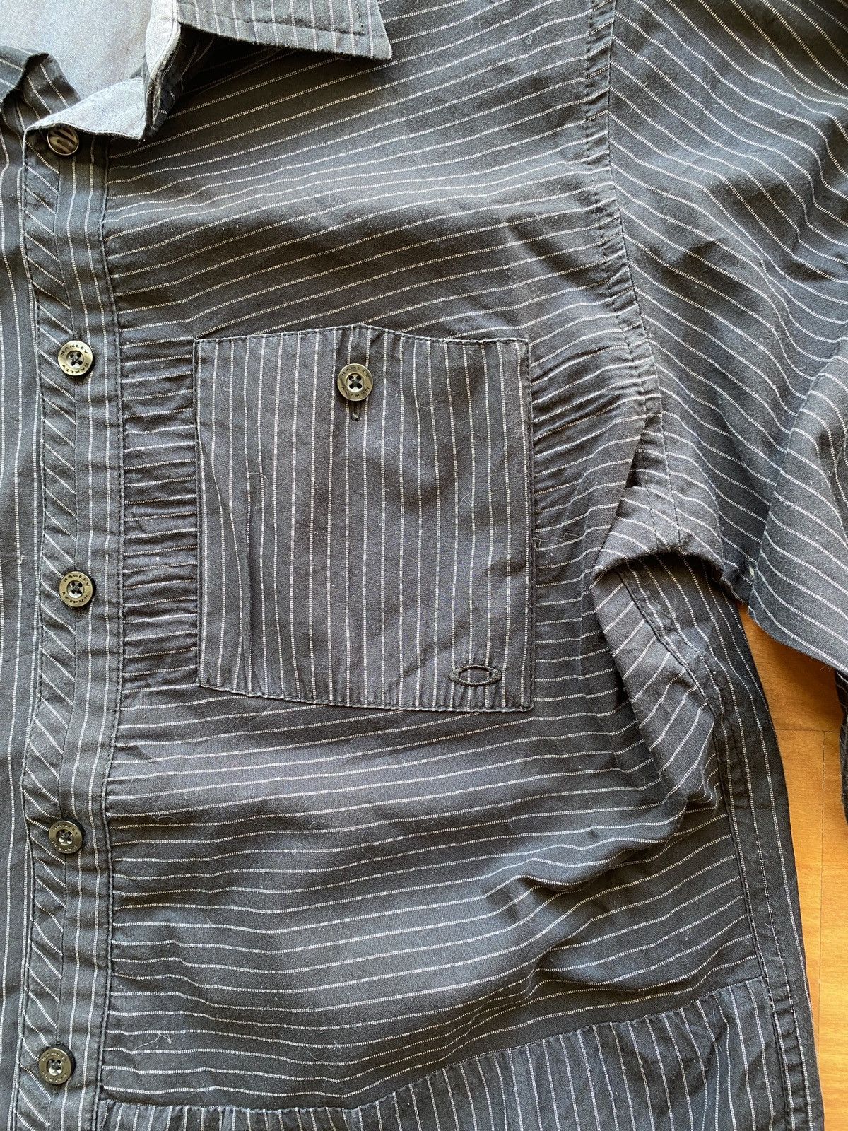 Oakley Oakley Pinstripe Patchwork Assymetric Button Up Shirt Size US M / EU 48-50 / 2 - 11 Thumbnail