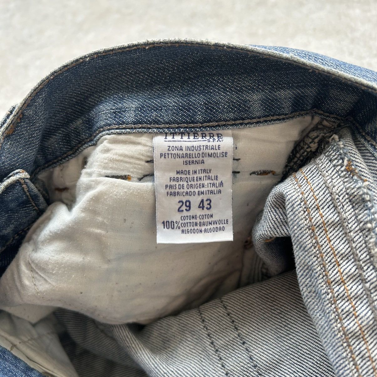 Dolce & Gabbana Vintage 90s Dolce Gabbana Distressed Mini Shorts Size 30" / US 8 / IT 44 - 10 Thumbnail