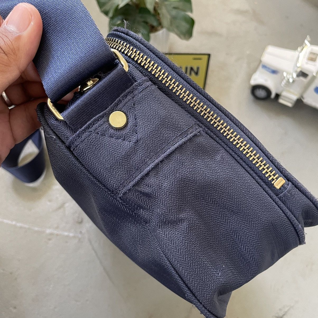 Japanese Brand GIANNI VALENTINO MARUEM JAPAN 🇯🇵 CROSSBODY BAG Size ONE SIZE - 4 Thumbnail