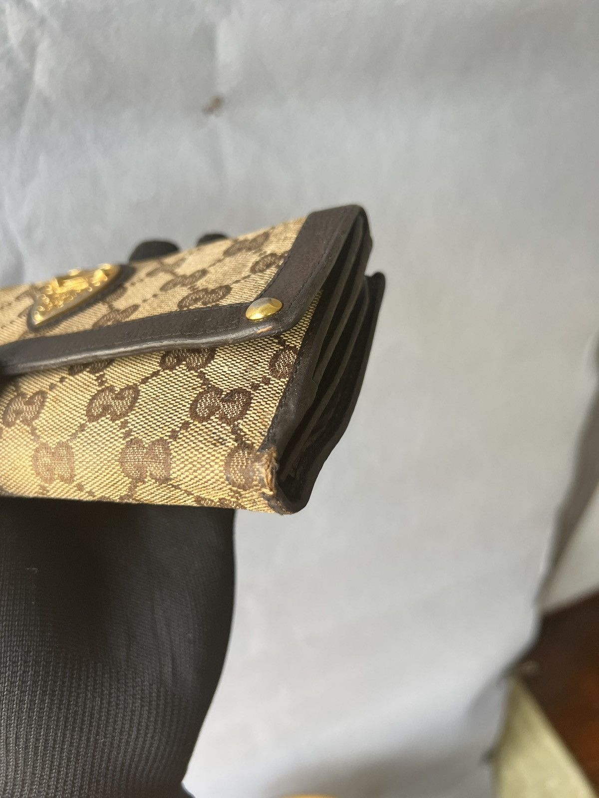 Gucci Authentic Gucci Wallet Heart Crest x Vintage Gucci Size ONE SIZE - 4 Thumbnail