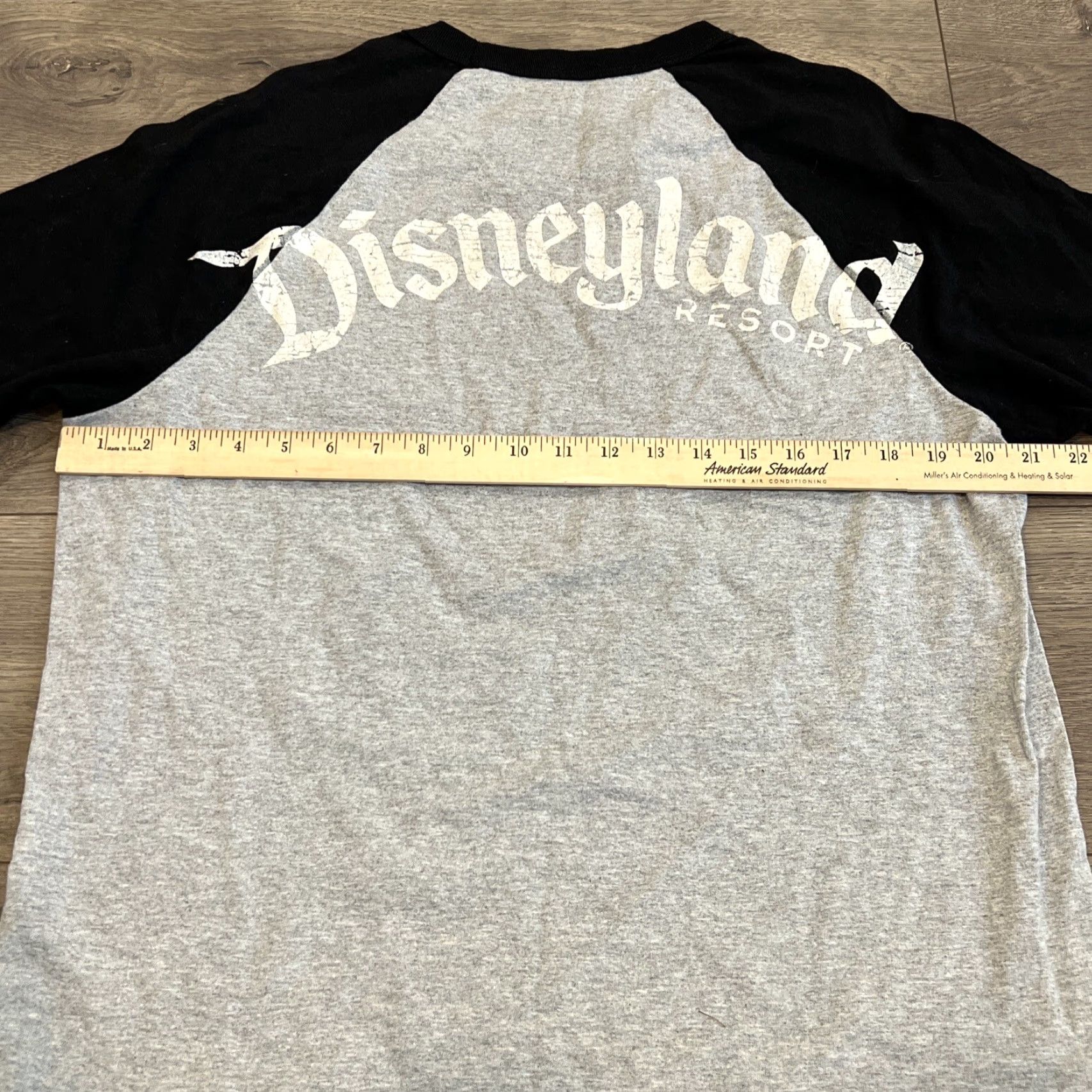 Disney VINTAGE Disney Mickey Mouse Shirt Adult Large Gray Raglan Crewneck 90s Men T-Shirt Gray Cotton Blend Jersey 2020s Mens 2028 Size US L / EU 52-54 / 3 - 6 Thumbnail