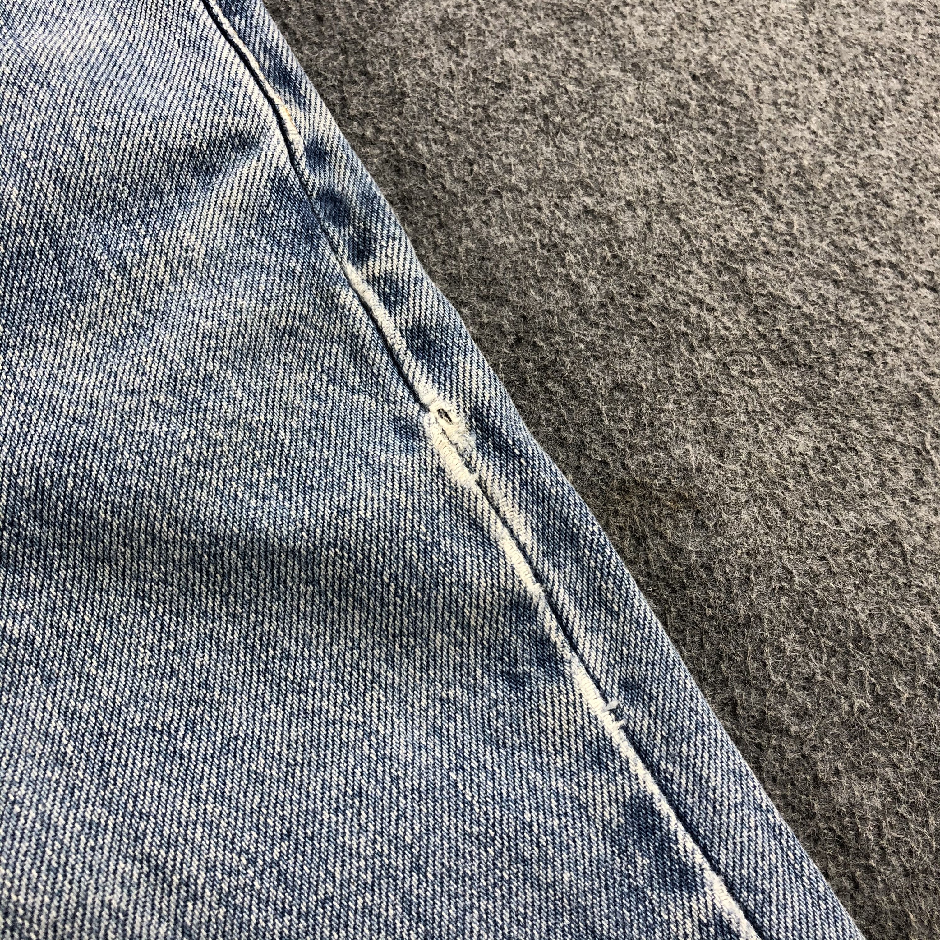 Levi's Vintage 90s Light Wash Levis 550 Jeans-J2221 Size US 31 - 13 Thumbnail