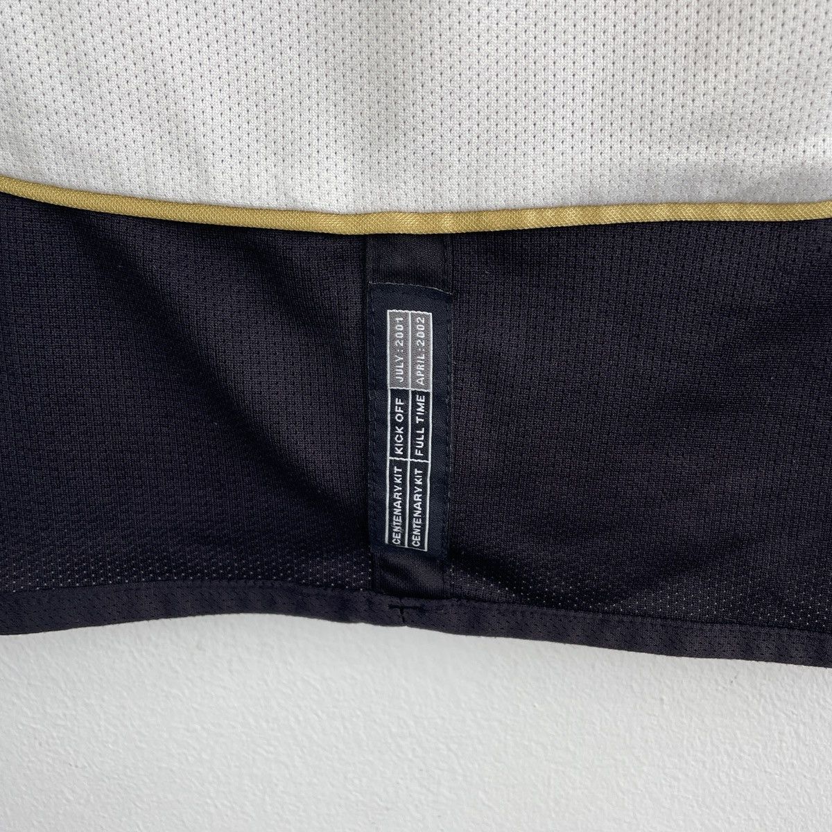 Umbro Vintage Manchester United 2001/2002 Centenary Jersey Rare Size US M / EU 48-50 / 2 - 22 Thumbnail