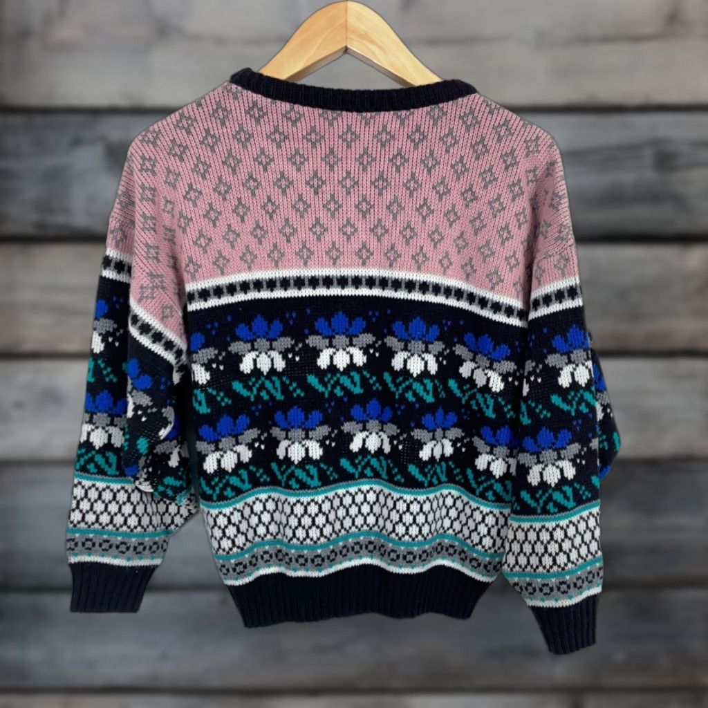 Pinko VINTAGE 80s Flower Motif Sweater Women Medium Pink Boxy Knit Crew Neck Pullover Floral Geometric Knit Cottage Style Regular Mens Women Girls? Size M / US 6-8 / IT 42-44 - 1 Thumbnail