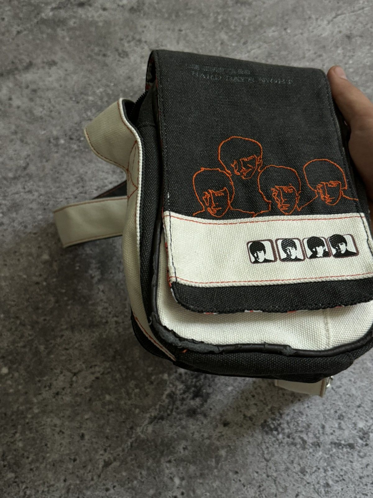 Vintage Vintage The Beatles Y2K crossbody bag Size ONE SIZE - 11 Thumbnail