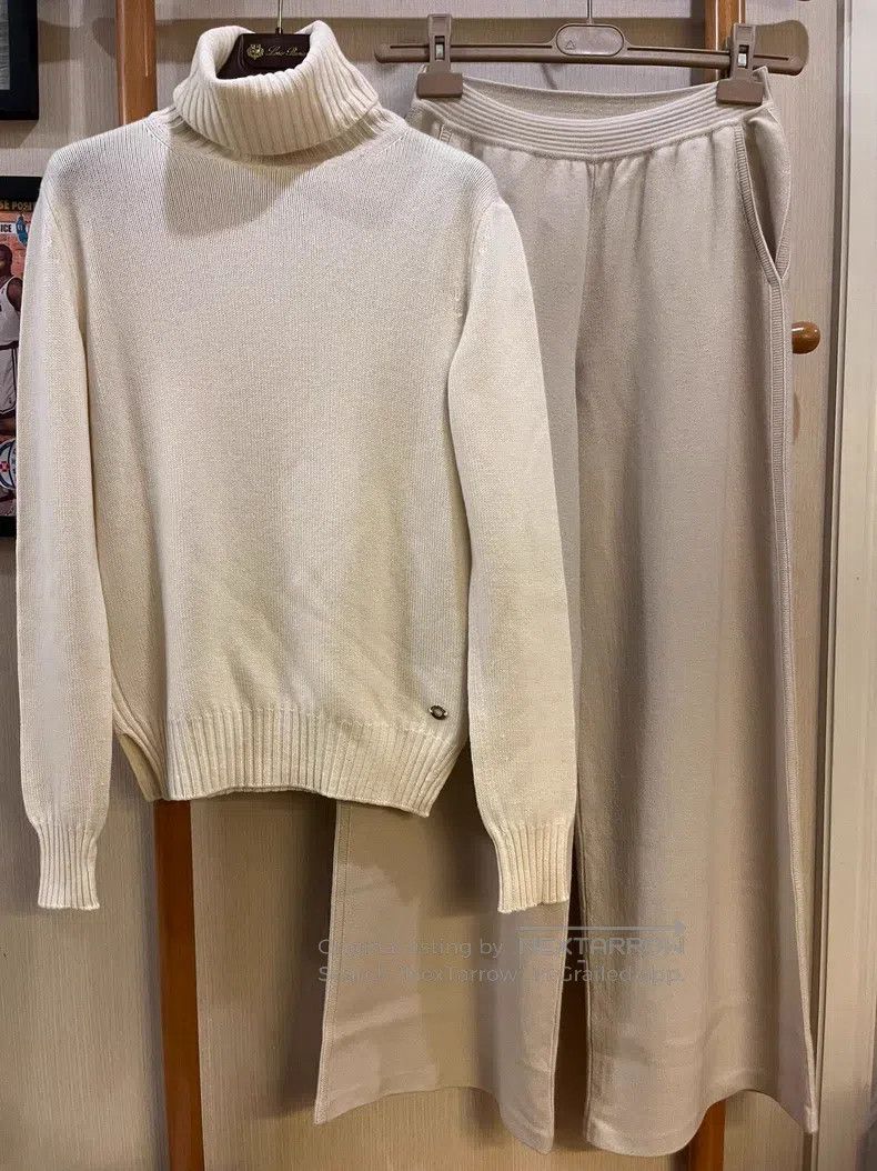 Loro Piana Loro Piana White Baby Cashmere Sweater Size XS / US 0-2 / IT 36-38 - 1 Thumbnail