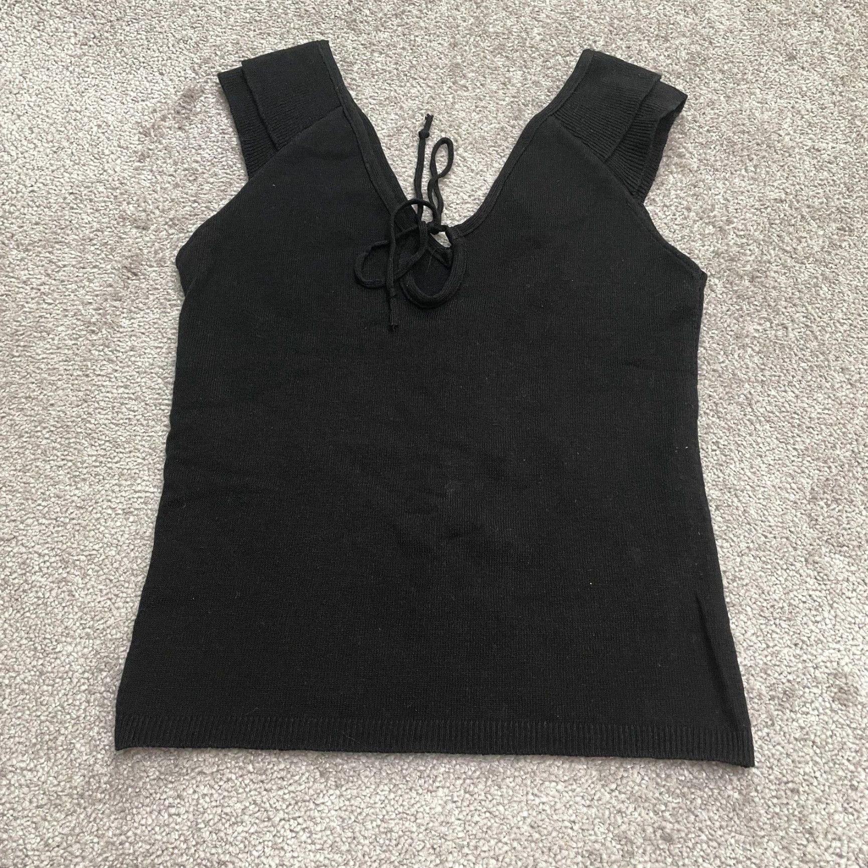 Etro VINTAGE Retro Tank Top Juniors L Black V-Neck Sleeveless Casual NWT Knitted Shirt Women, 90s, Classic, Retro, Designer Size L / US 10 / IT 46 - 2 Thumbnail