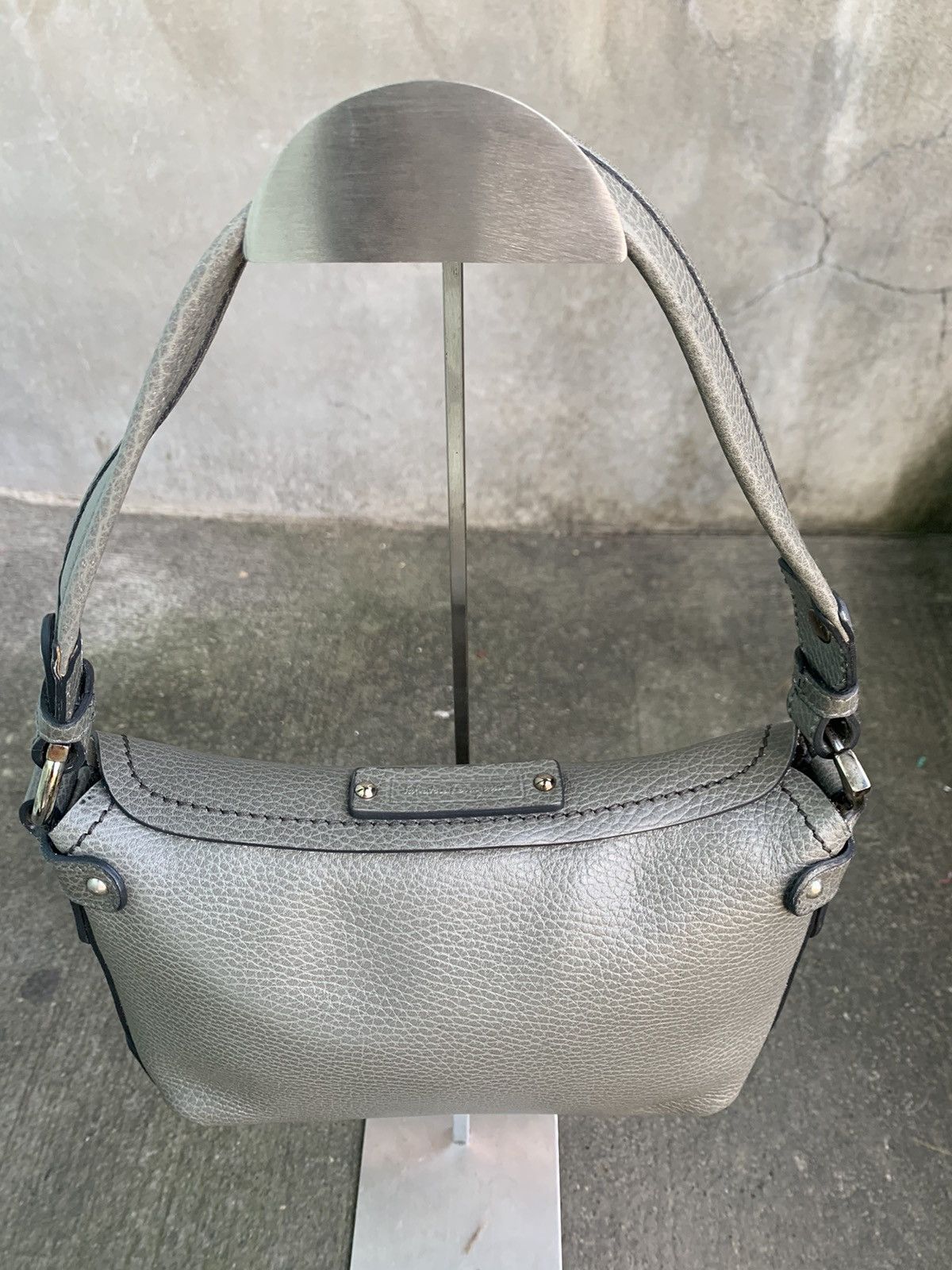 Salvatore Ferragamo Pebbled Leather Shoulder Bag Size ONE SIZE - 2 Thumbnail