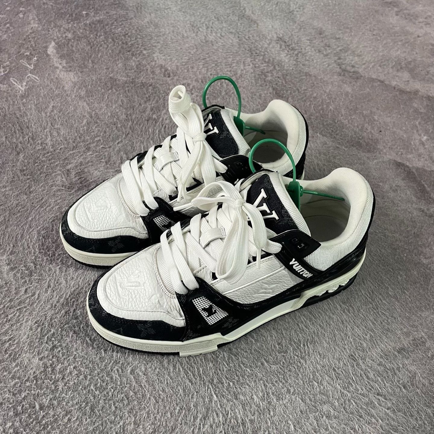 Louis Vuitton Louis Vuitton Training Black Lowtop Sneakers 37 Women Size US 6.5 / IT 36.5 - 1 Thumbnail
