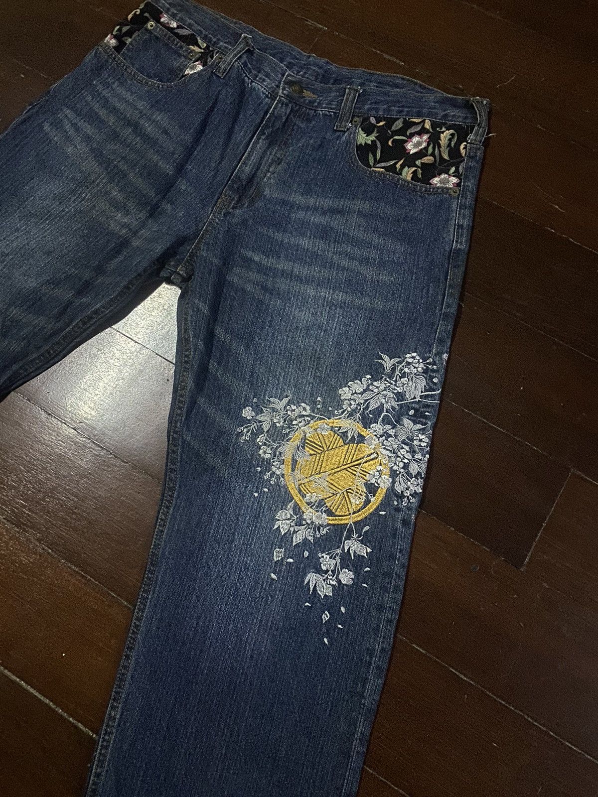Japanese Brand Fire 🔥 Karakuri tamashi embroidered flower SUKARJAN JEANS Size US 37 - 3 Thumbnail