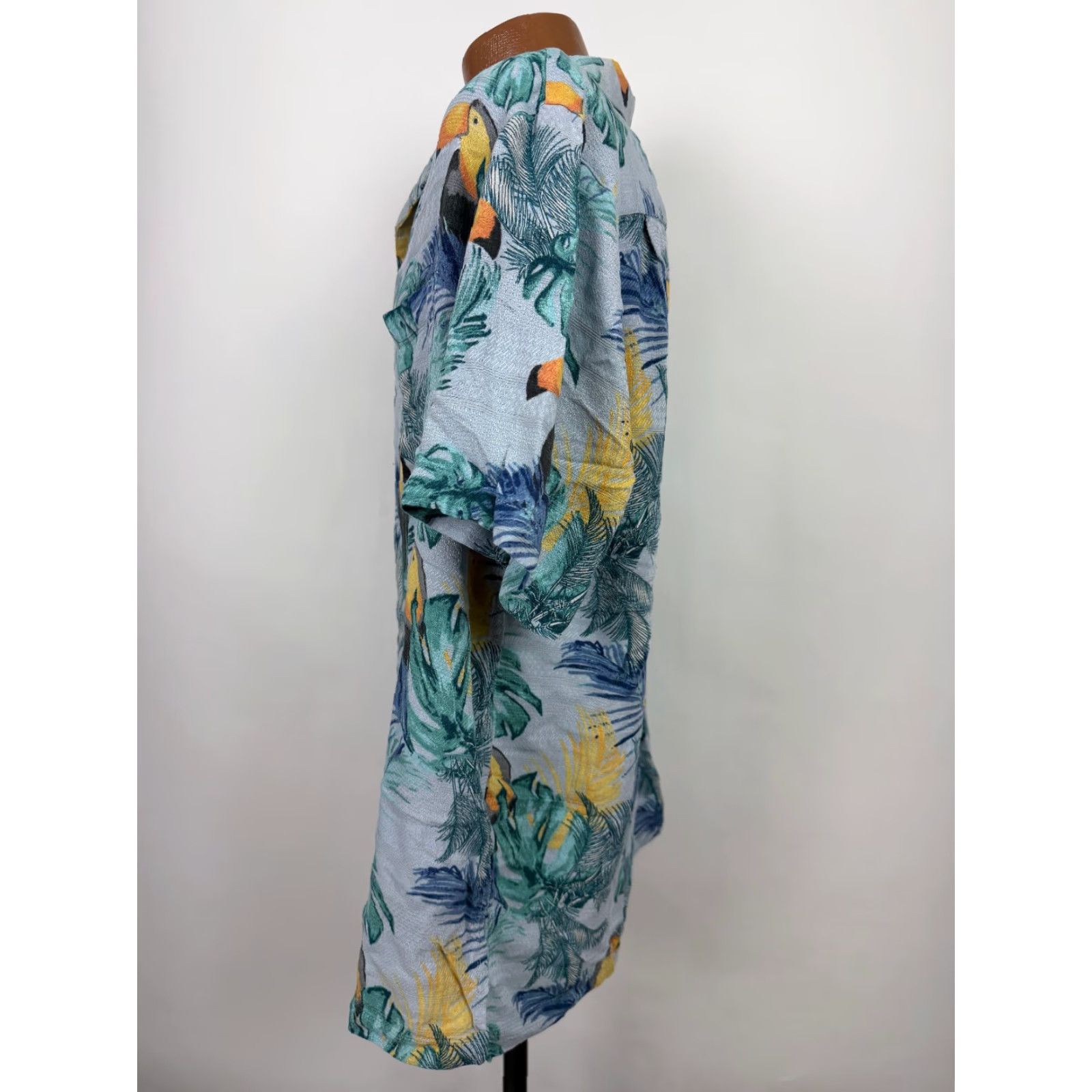 Vintage Caribbean Silk Blend Shirt Men L Hawaiian Bird Graphic Print Camp Collar Silk Blend Button-Up Size US L / EU 52-54 / 3 - 6 Thumbnail