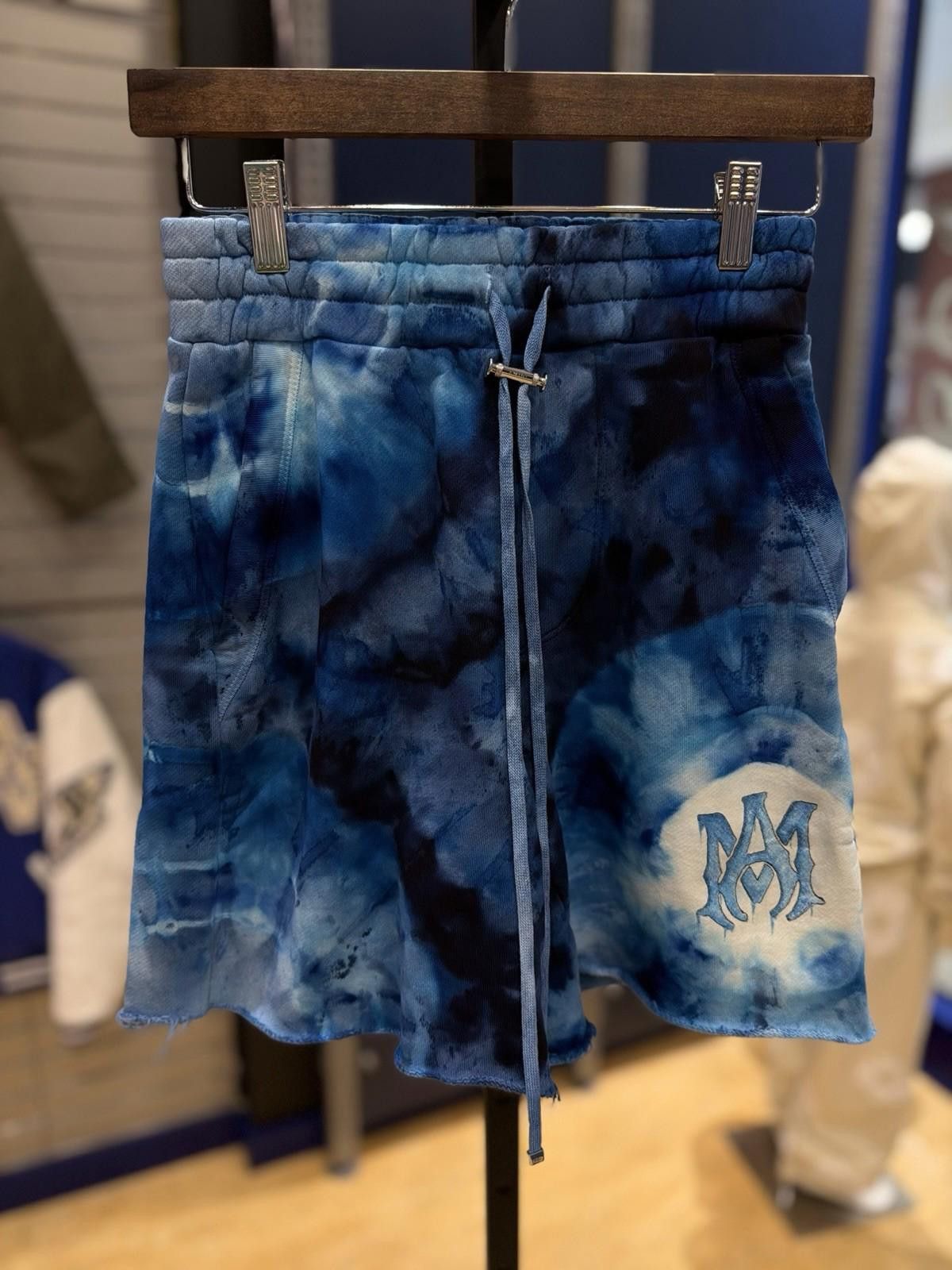 Amiri AMIRI TIE DYE MA SWEATSHORTS S22MJL025 SIZE (XS) New Blue Size US 28 / EU 44 - 1 Thumbnail