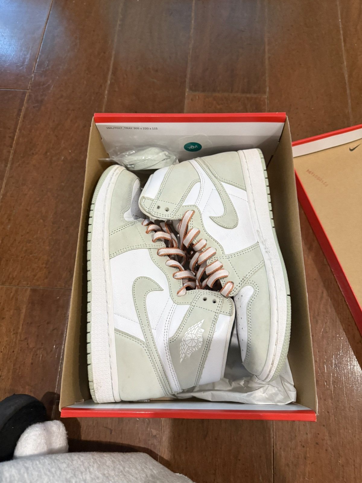 Jordan Brand × Nike Jordan 1 High Seafoam Size US 9 / IT 39 - 8 Thumbnail